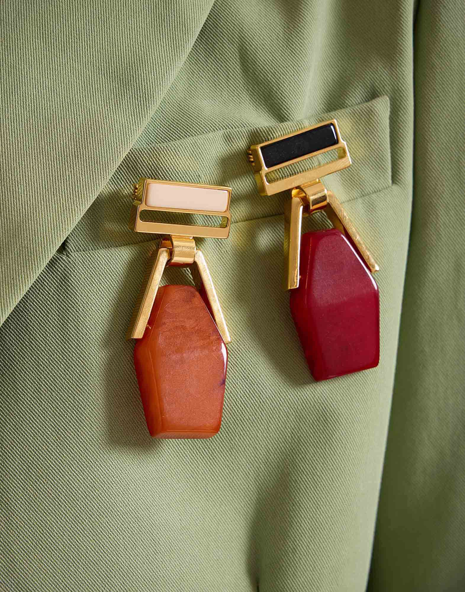 La DoubleJ Portal Brooch 24k Gold Plate & Red Resin BCH0002POL014SOLIDRE02