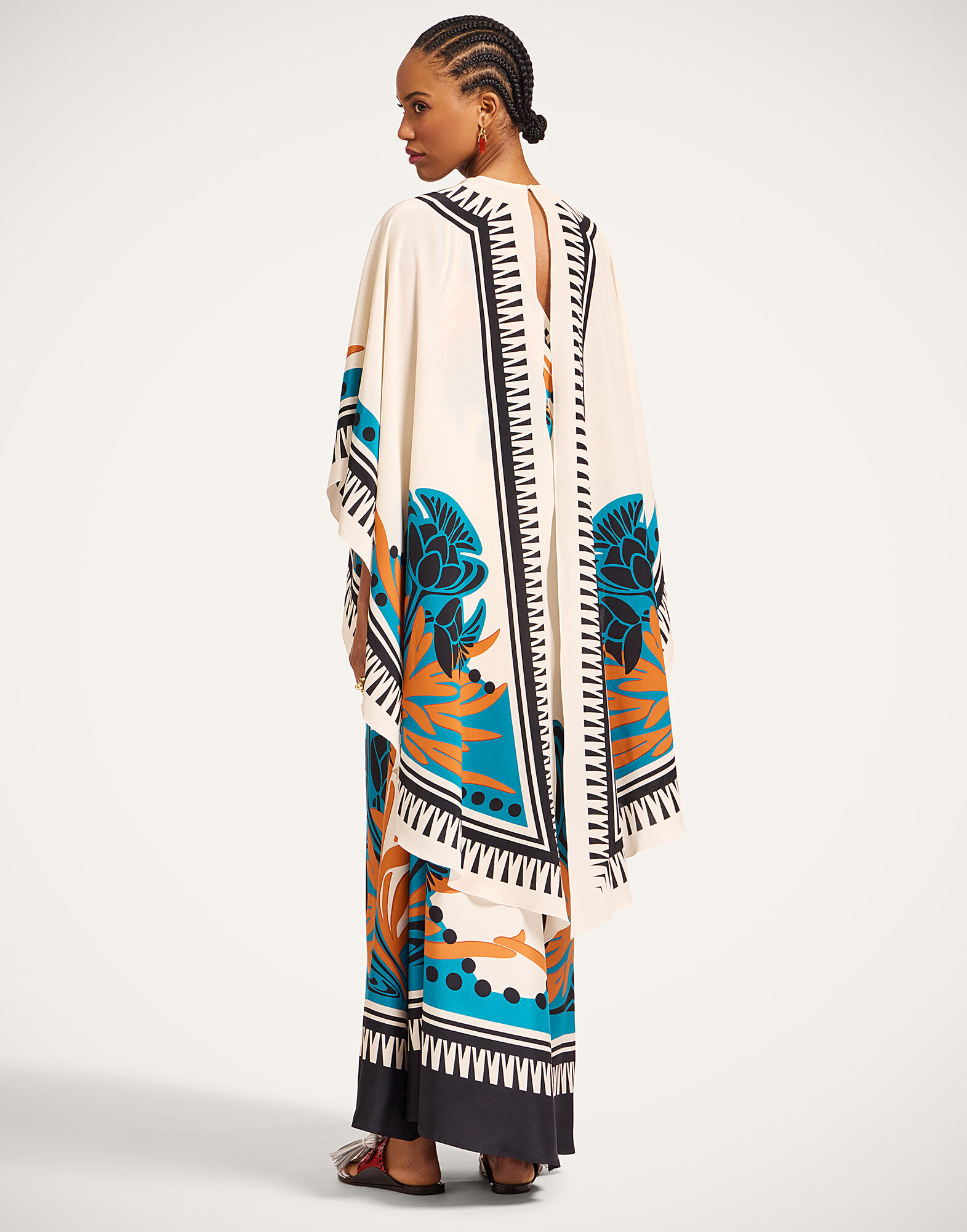 La DoubleJ Maria Cape Florence Plac&eacute;e Ivory SCA0092CRE002FLO02WH04