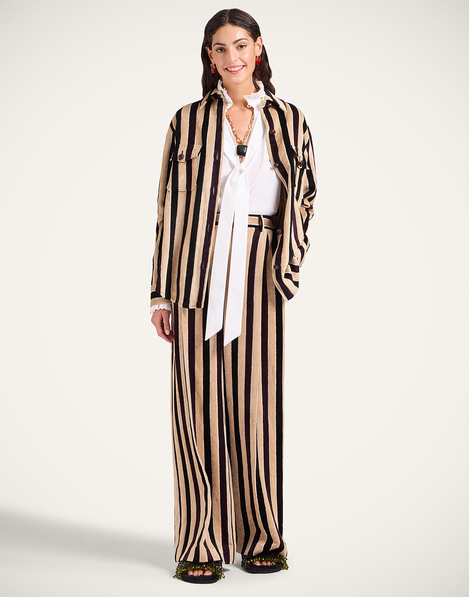 La DoubleJ Loose Pants Stripes Light Beige TRO0135VIS026STR08BR01