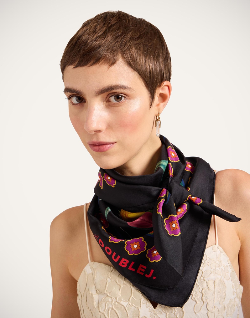La DoubleJ Foulard 90 La DoubleJ Foulard 90 Zooflora Butterbird Placée Black SCA0067SIL006BTB03BL01