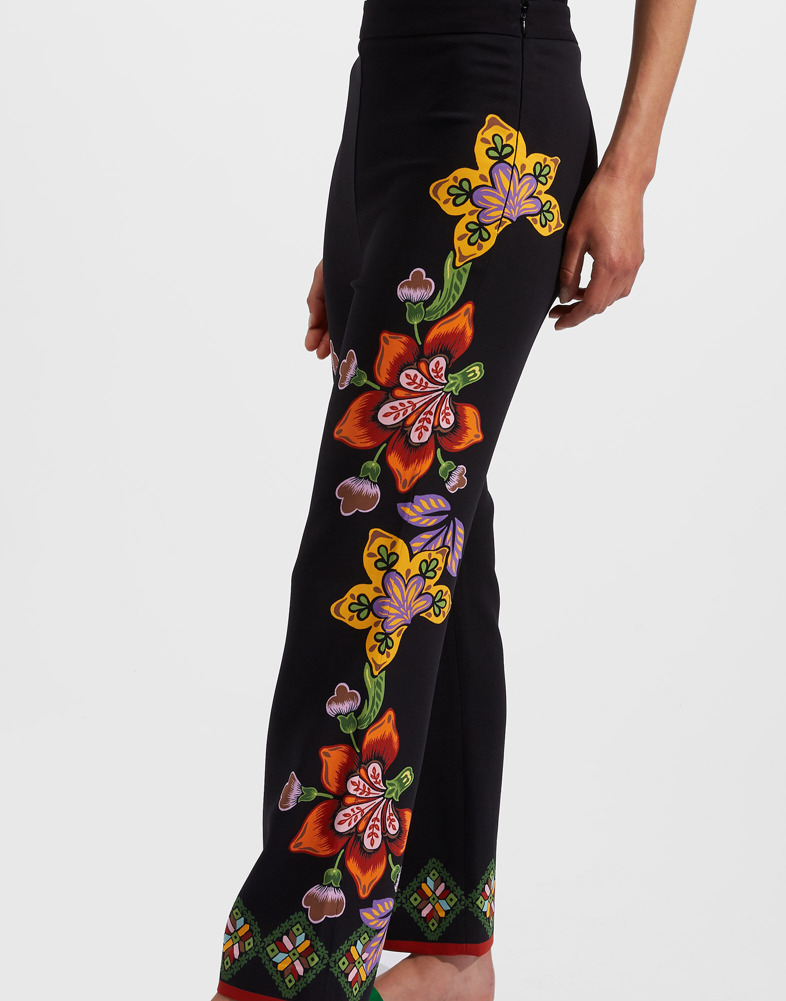 Stretch Pants in Folk Flowers Nero Placée for Women | La DoubleJ Stretch Pants in Folk Flowers Nero Placée for Women | La DoubleJ