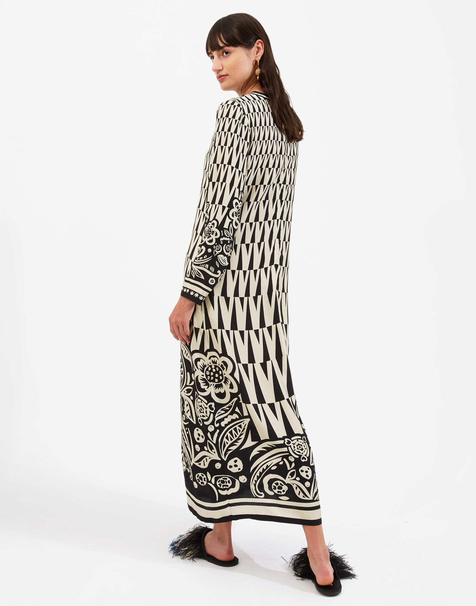 La DoubleJ Long Sleeve Swing Dress Fauve Plac&eacute;e DRE0231VIS004FAU0003