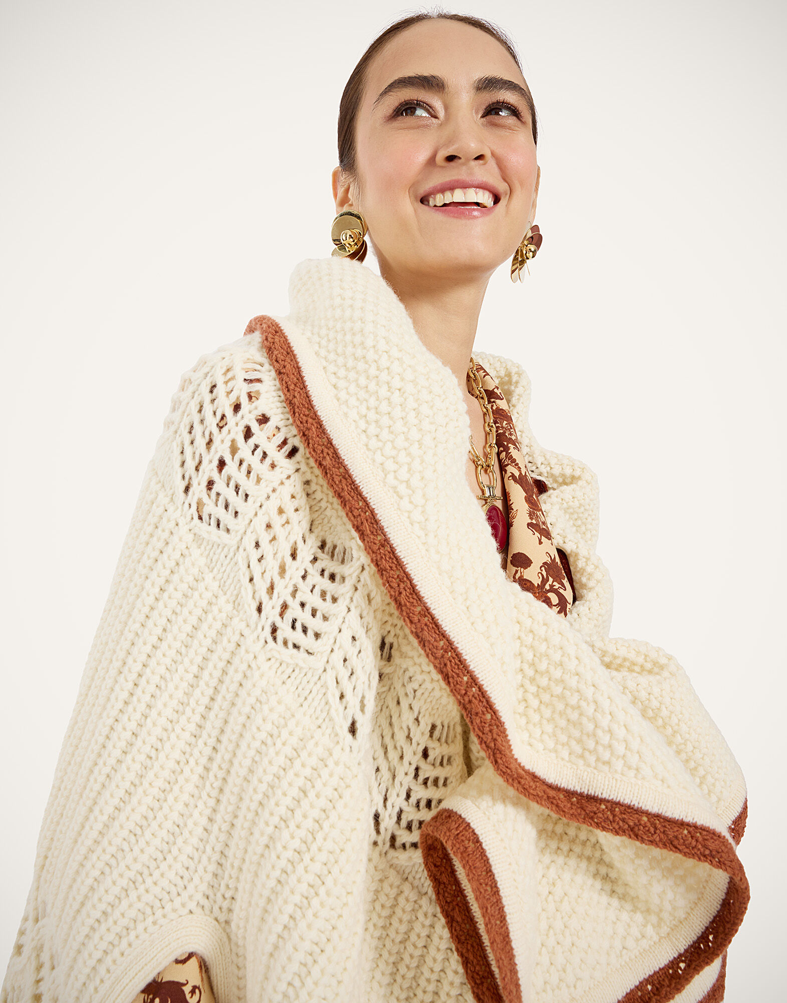 La DoubleJ The Weaver Long Cape Solid White SCA0110KNI217SOLIDWH01