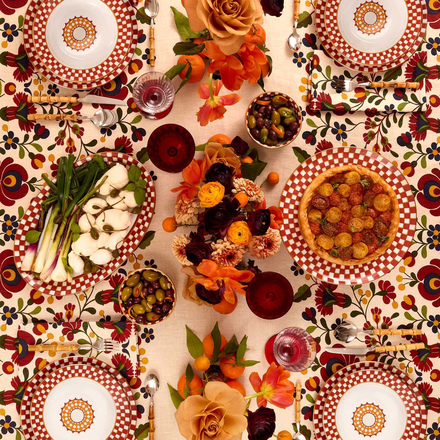 La Doublej Large Windflower Linen Tablecloth In Windflower Placée Bordeaux