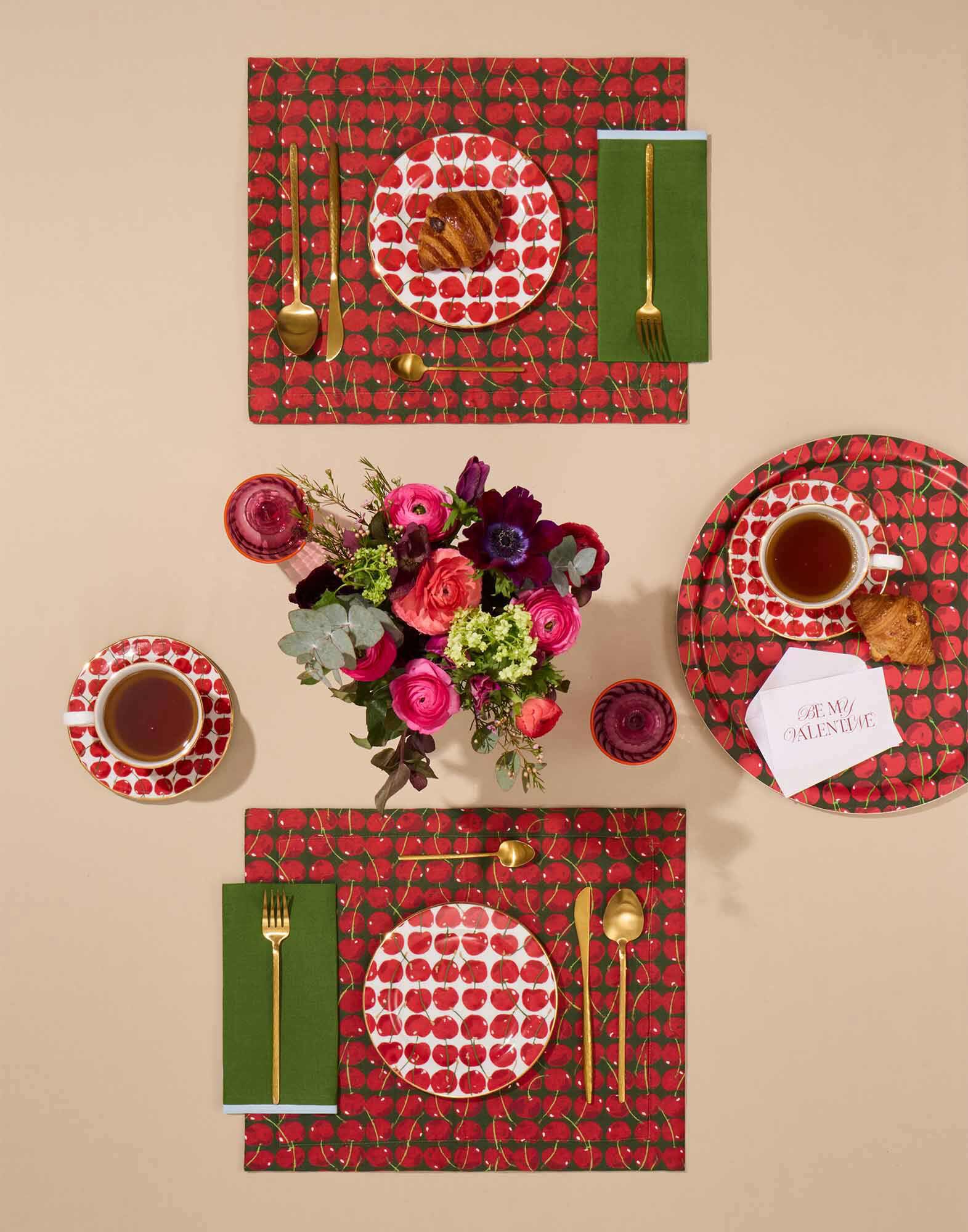 La DoubleJ Placemat Set Of 2 Cherries Verde TBM0001LIN001CHY0004