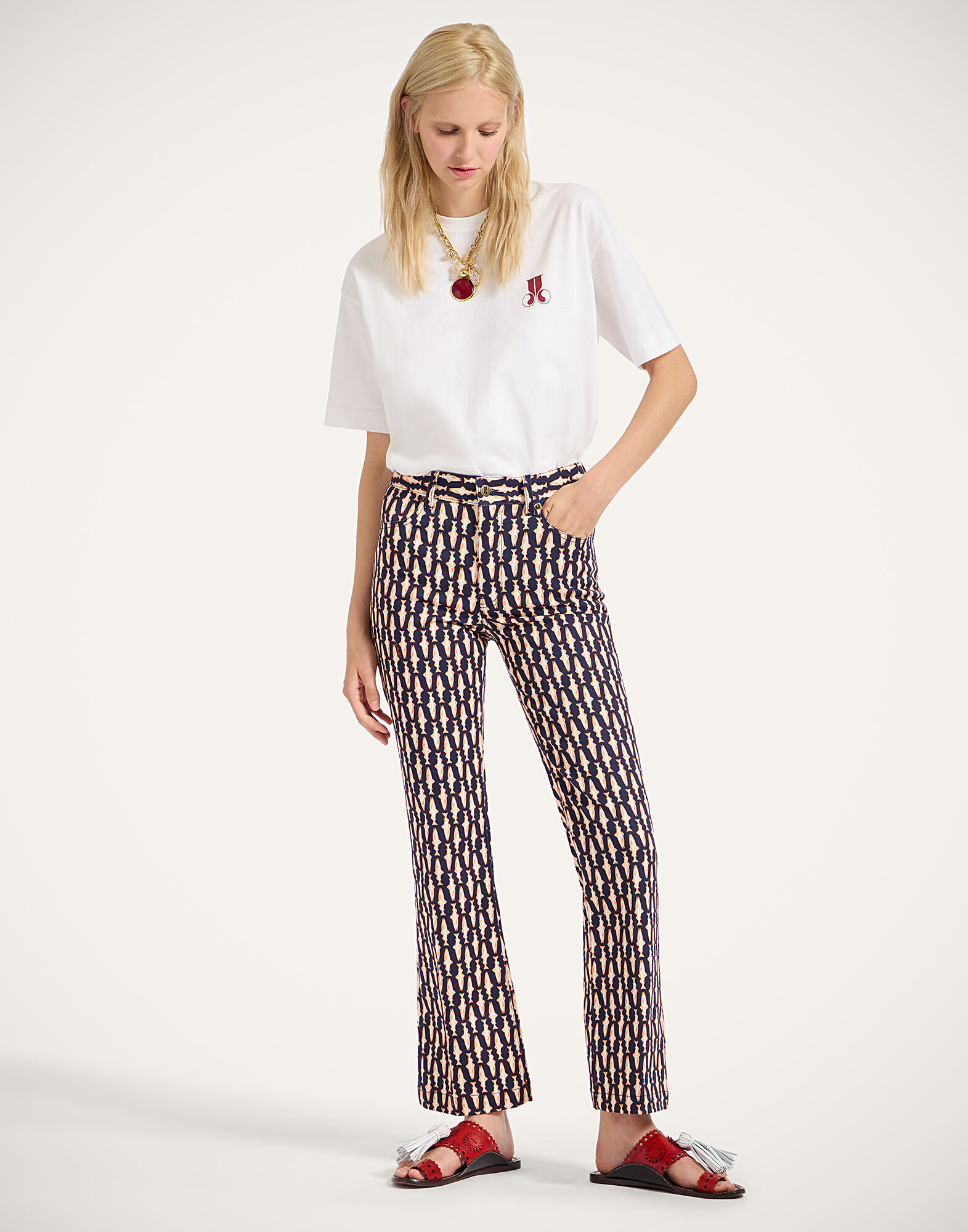 La DoubleJ Raise Your Vibration T-Shirt Solid Print TSH0020JER032SOP04WH05