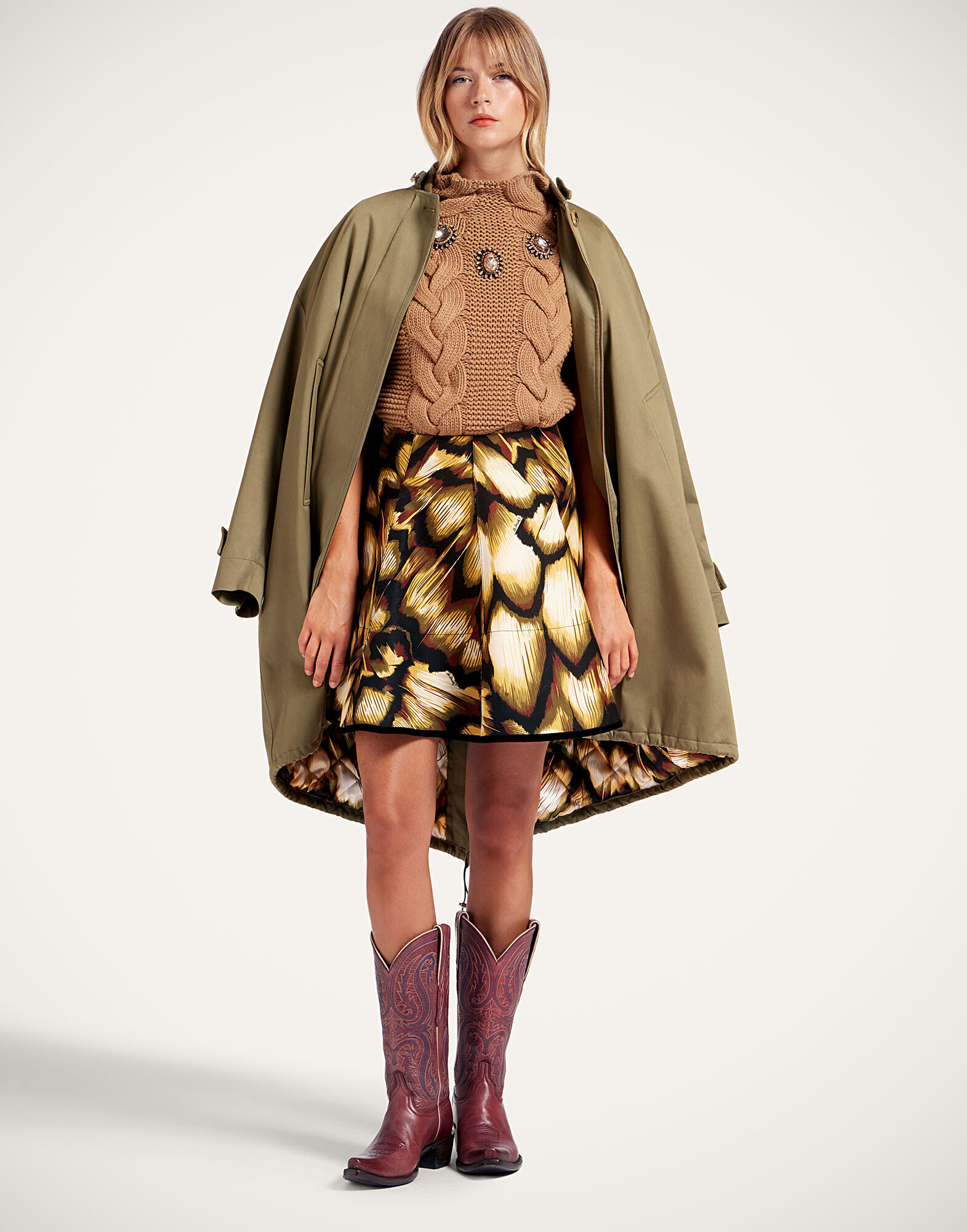 La DoubleJ Portrait Top Solid Brown PUL0204KNI120VA271BR02