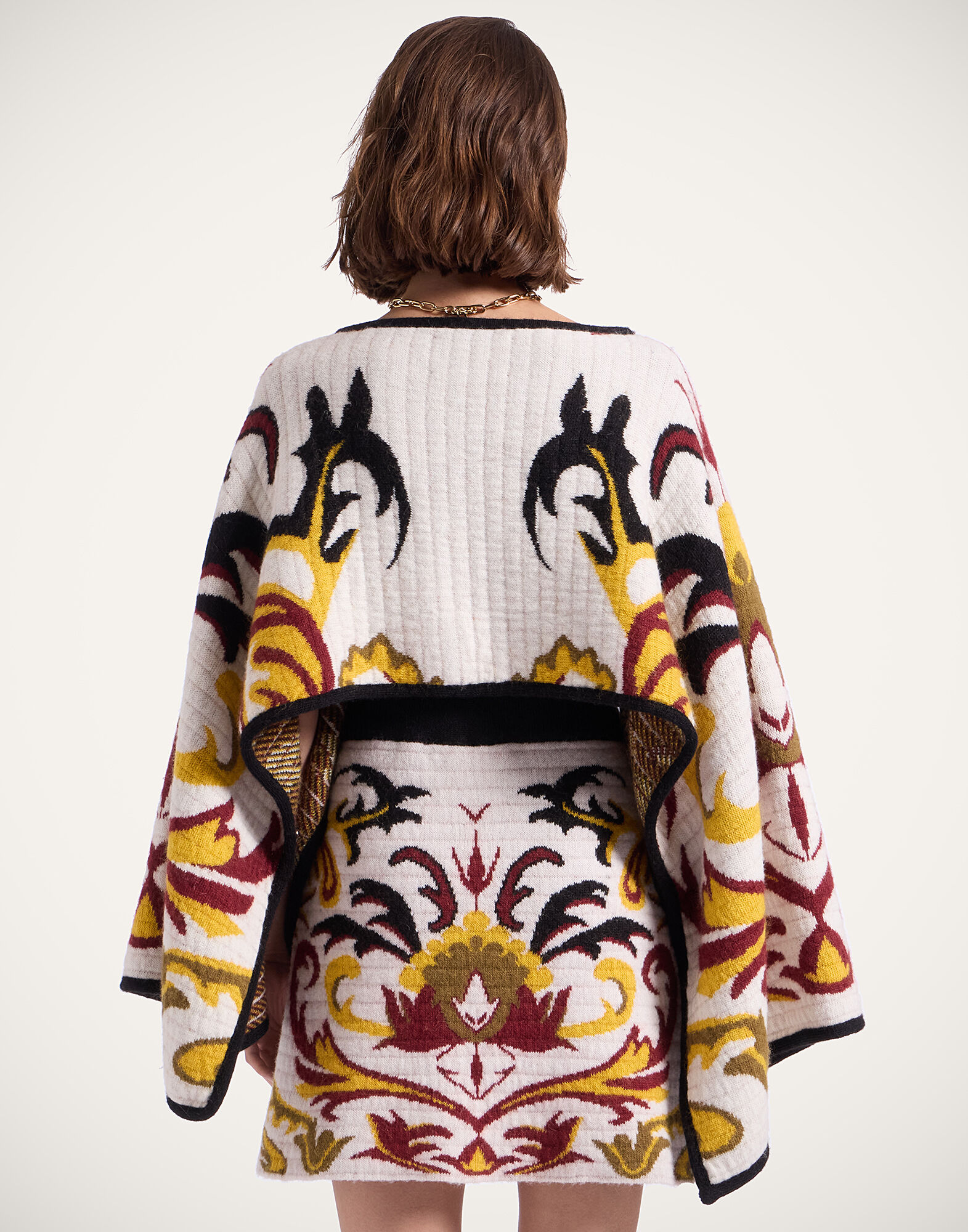 La DoubleJ In My Power Knit Stole Multicolor Ivory & Red SCA0082KNI177VA402BR05