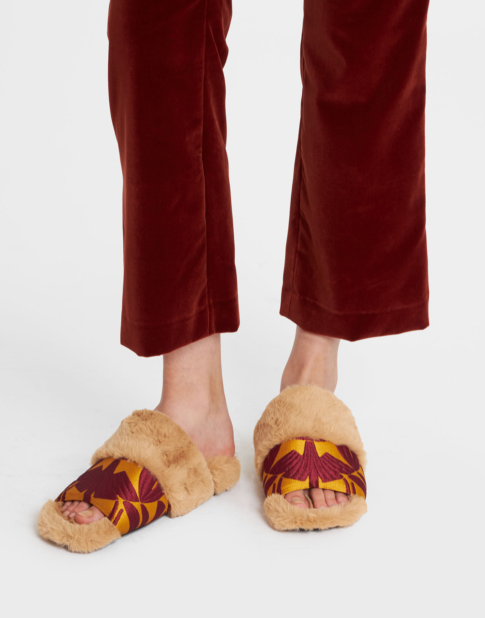 Winter Slides in Papyrus Gold for Women La DoubleJ