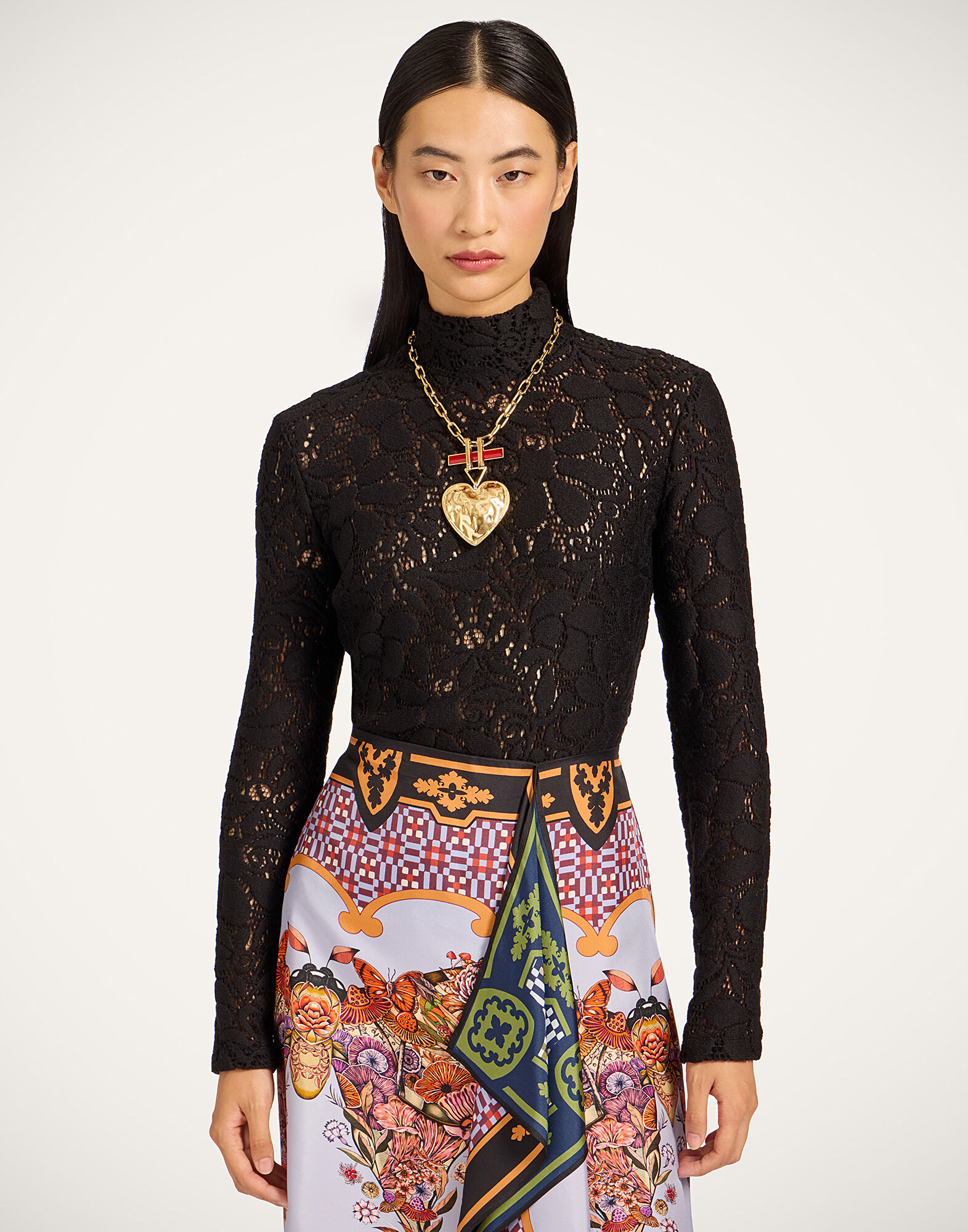 La DoubleJ Lacey Turtleneck Solid Black TOP0171LAC003SOLIDBL01