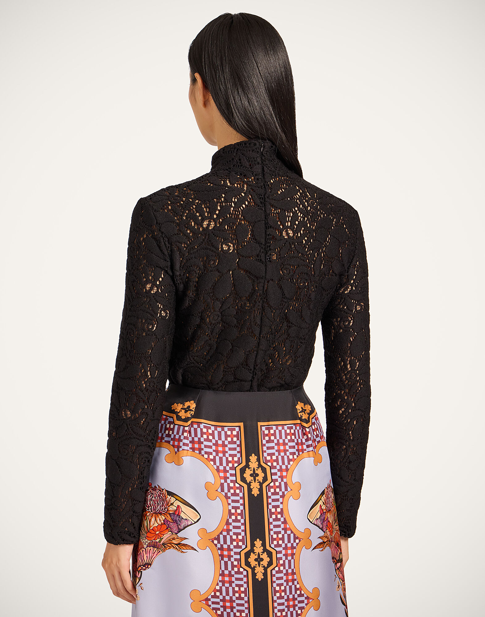 La DoubleJ Lacey Turtleneck Solid Black TOP0171LAC003SOLIDBL01