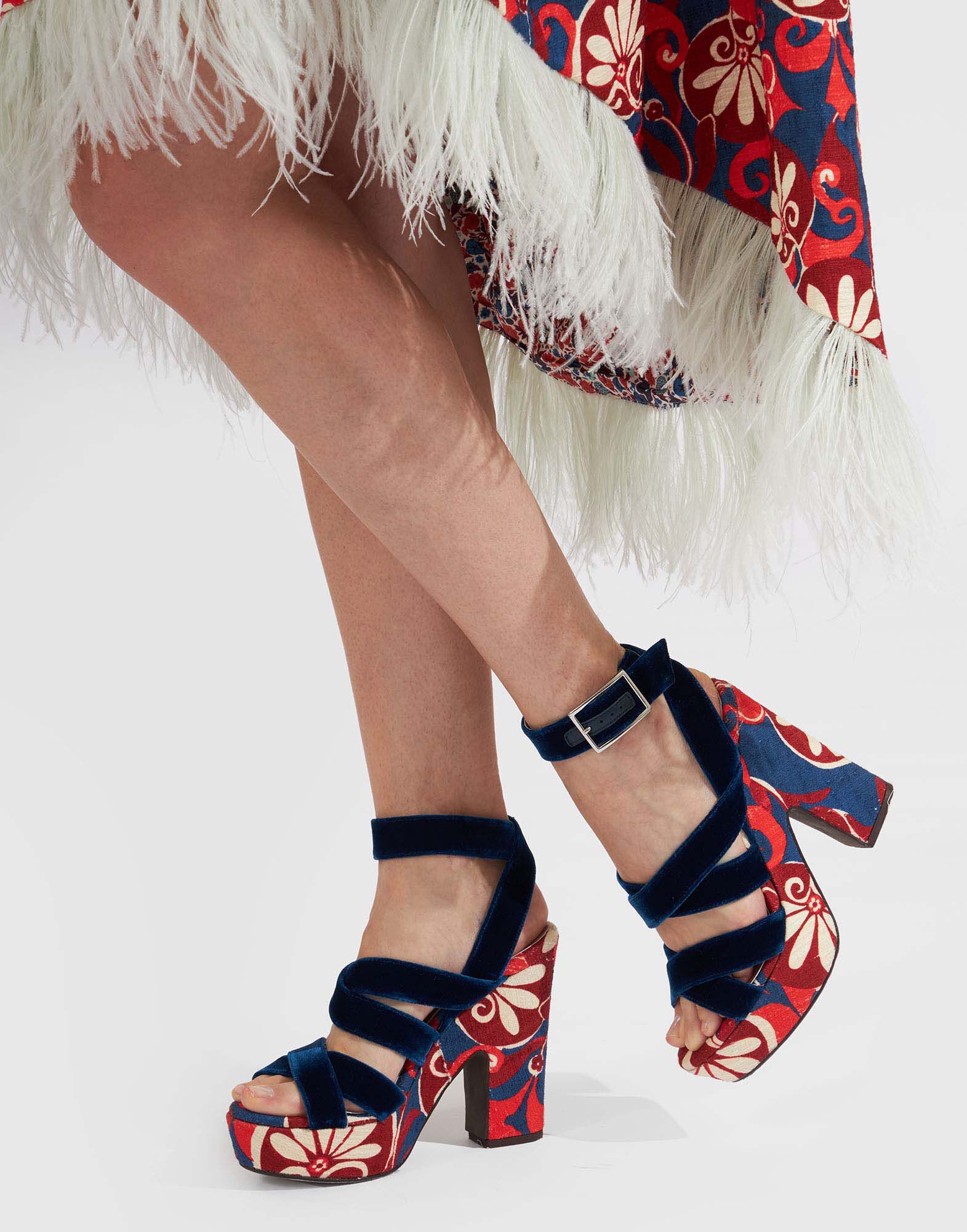 le decore le talon lady ribbon ミュール Medal Wedge in Moonflower Navy for Women | La DoubleJ