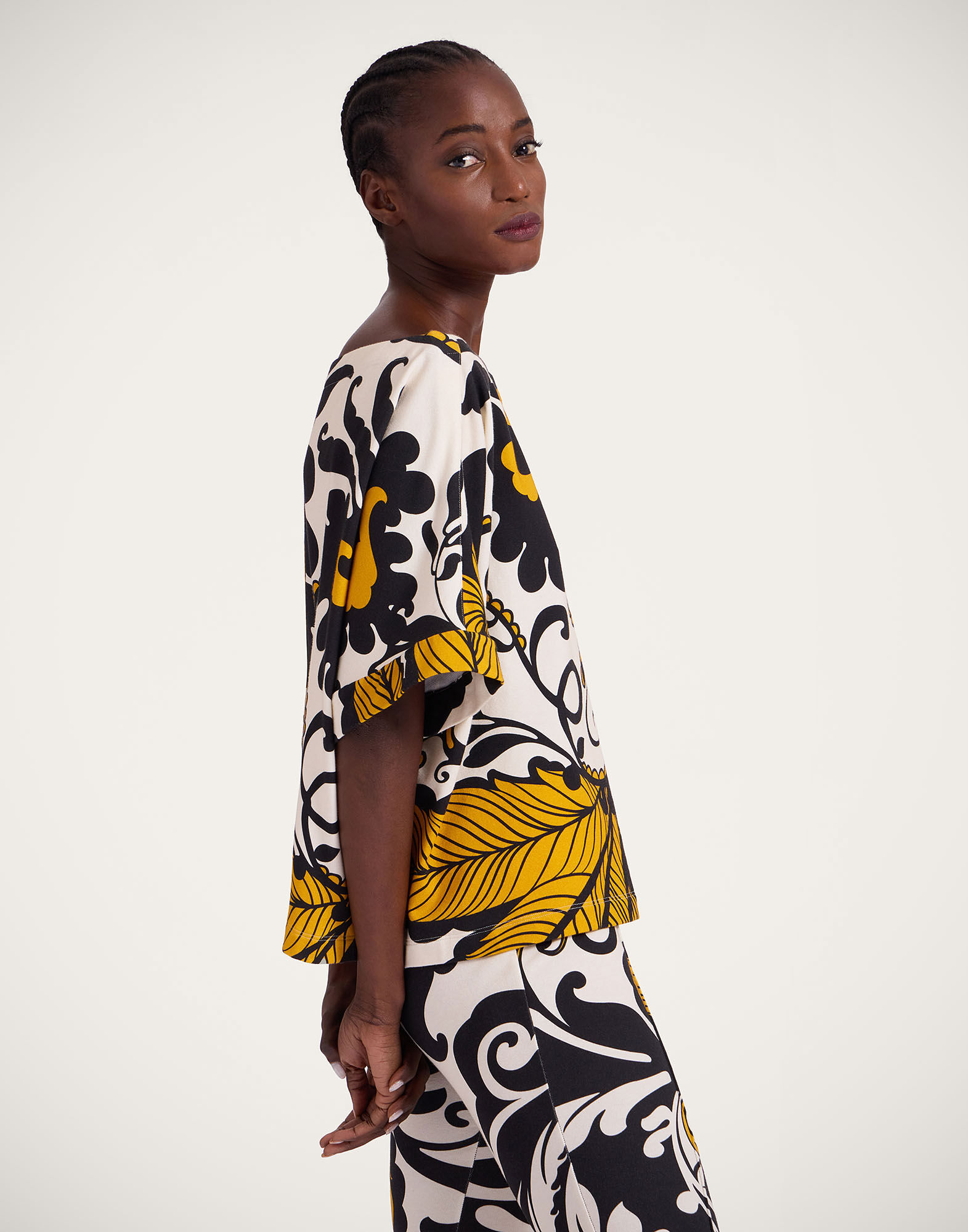 La DoubleJ Meditation Tee Marea Black & White TSH0055JER020MRE01BL03