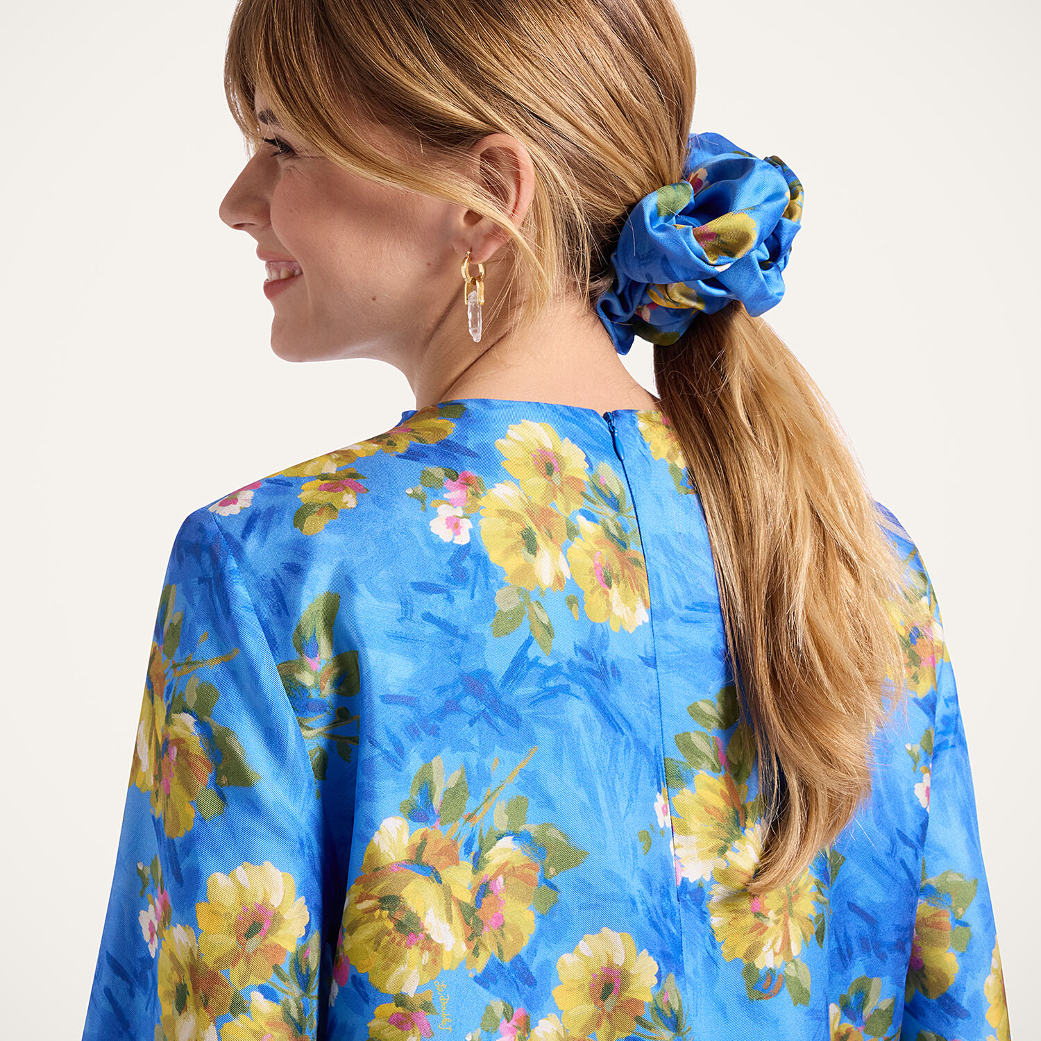 La Doublej Giga Floral Silk Scrunchie In Blue