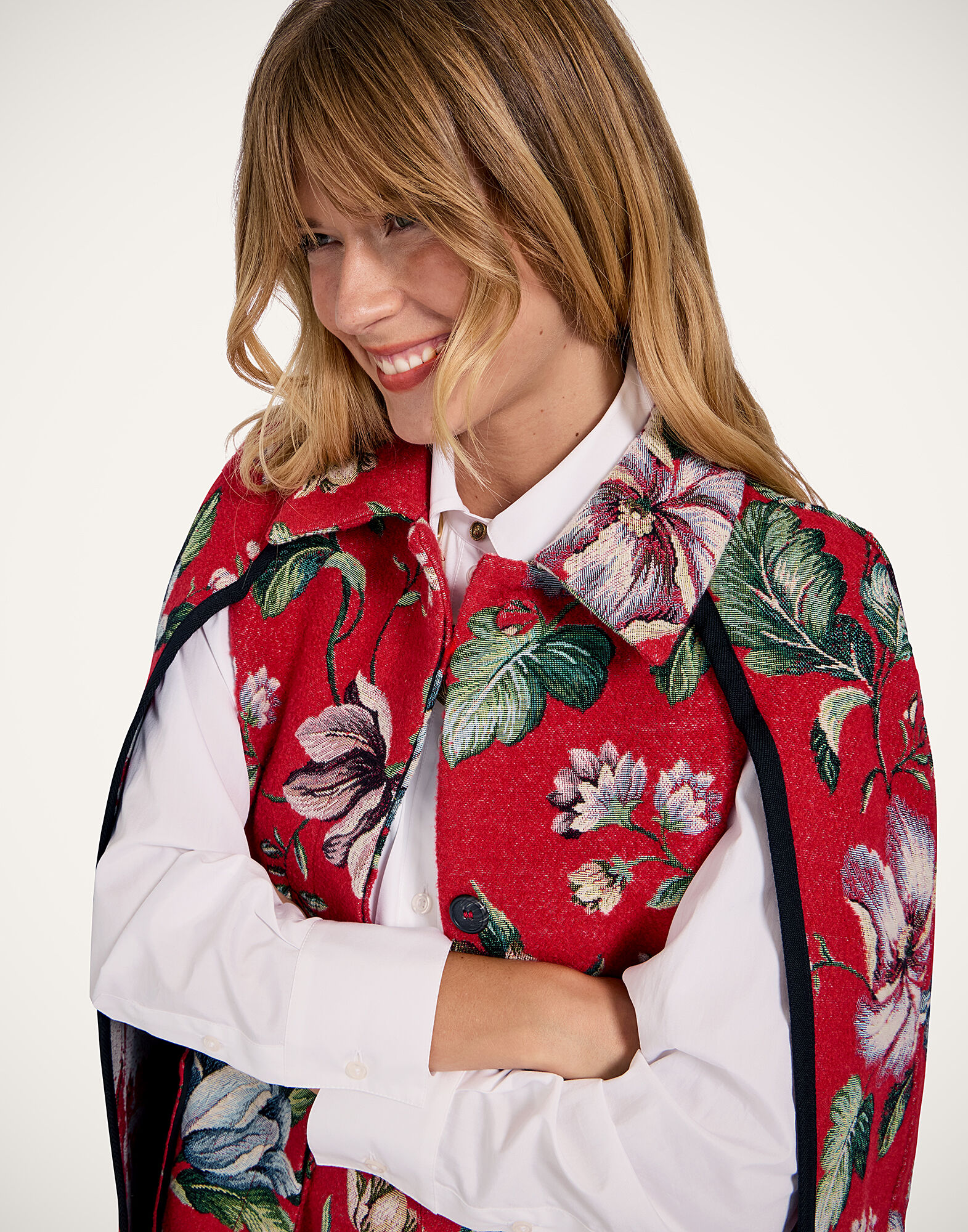 La DoubleJ Milano Mini Cape Honolulu Red JAC0153JCQ117HON01RE01