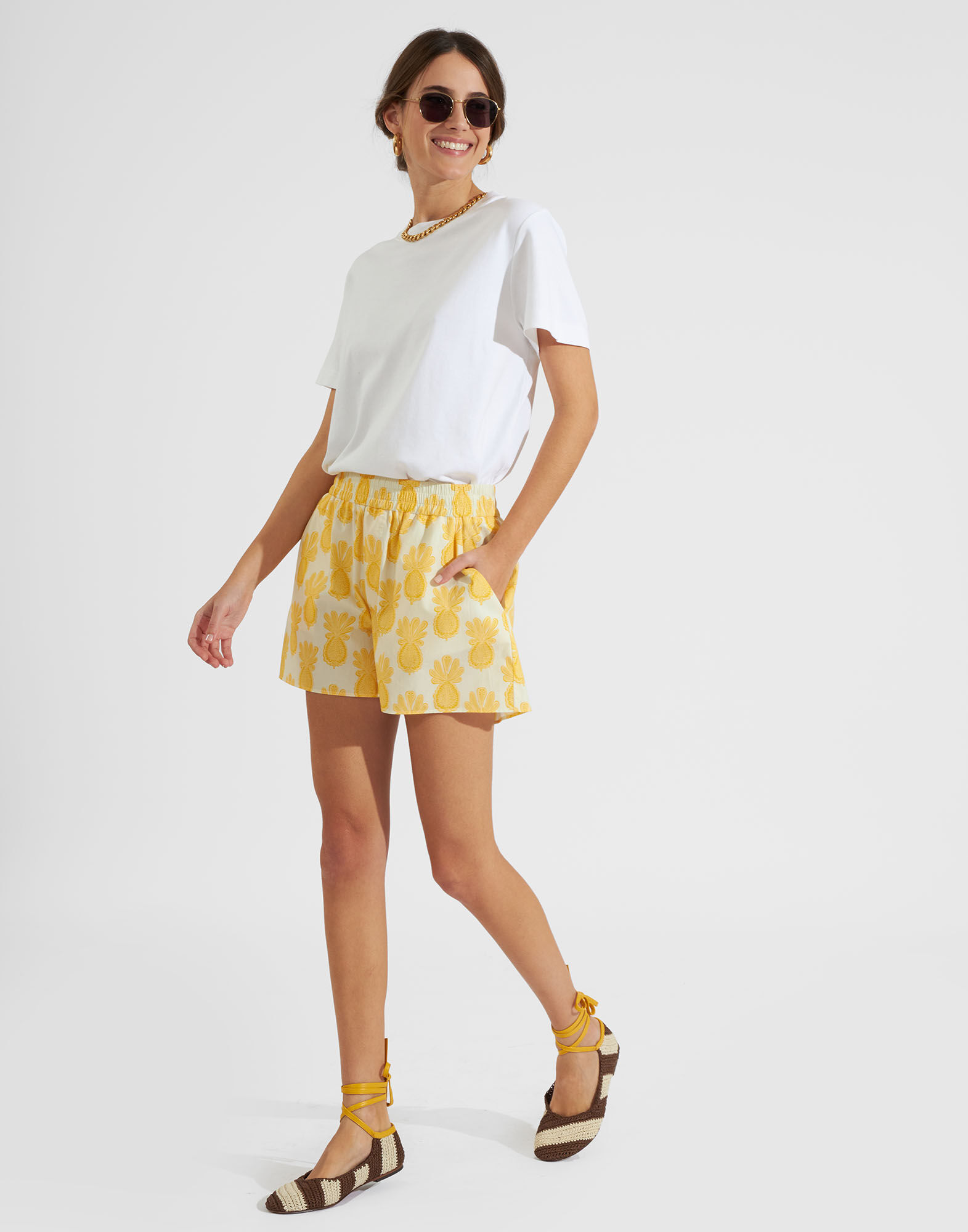 La DoubleJ Pull-Up Shorts Pineapple Sunflower White TRO0059COT039PNP20WH01