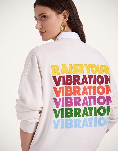 La DoubleJ House Sweatshirt La DoubleJ House Sweatshirt Raise Your Vibration Off White SWE0038JER033SOP04WH05