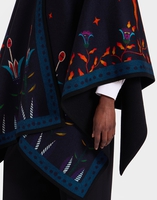 La DoubleJ Reversible Poncho La DoubleJ Reversible Poncho Isis Nero Placée JAC0019PLA003ISI0002
