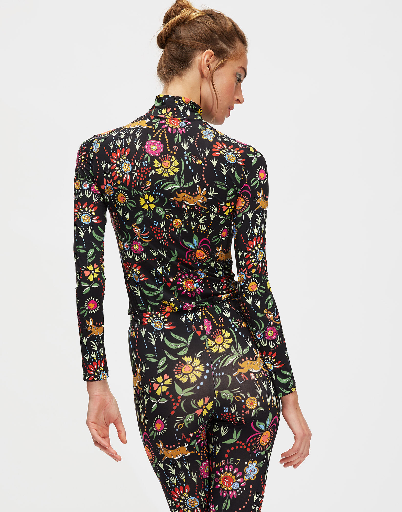 La DoubleJ Turtleneck Babe SHI0030JER005BAB0001