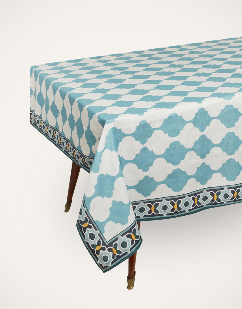 La DoubleJ Large Tablecloth La DoubleJ Large Tablecloth Plaza Sky Blue TBC0003LIN001PLA06BU10