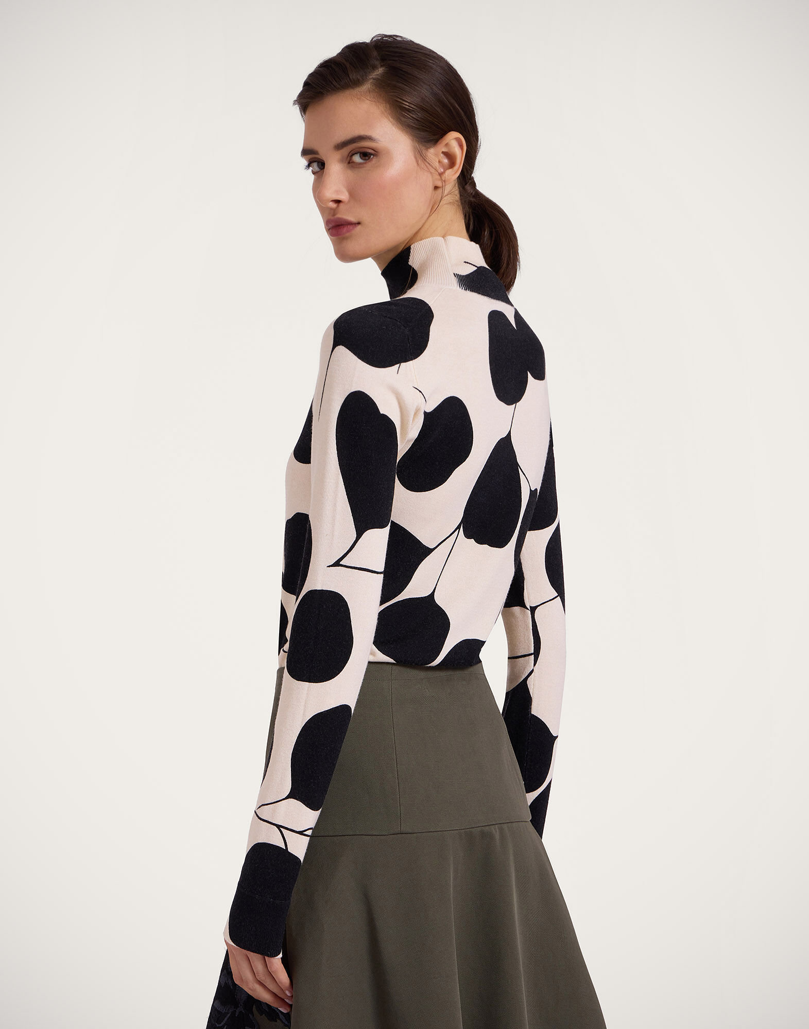 La DoubleJ Silky Turtleneck Lunaria Light Pink PUL0236KNI143VA322PI02