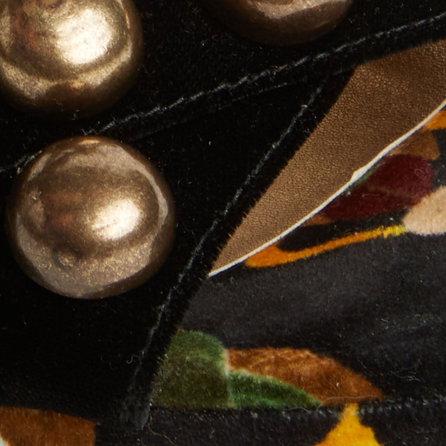 La Doublej Medal Wedge In Black