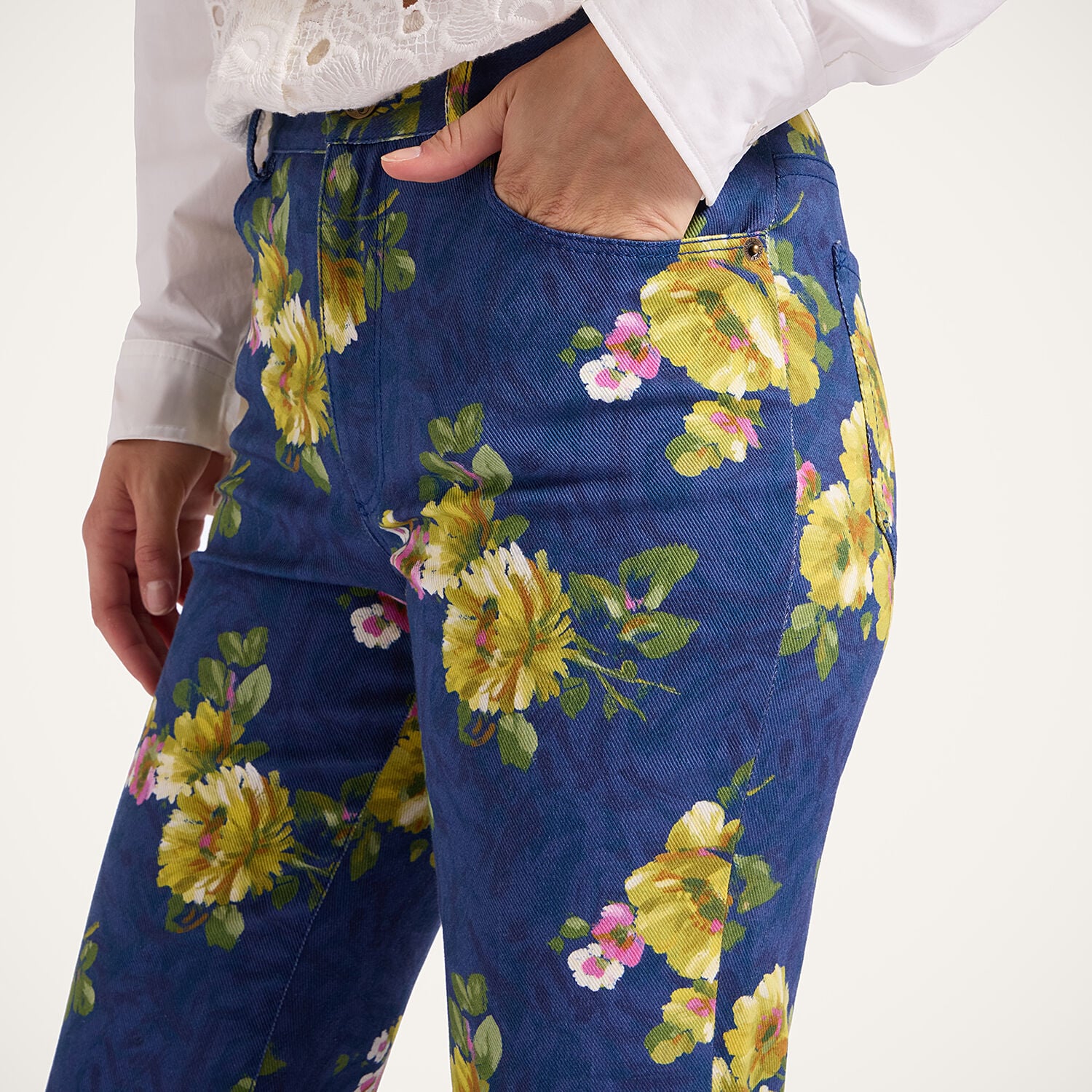  La Doublej Shorts & Pants Women - The Cropped Flare Jean Riptide Midnight Blue 26 98% Cotton 2% Elastane 
