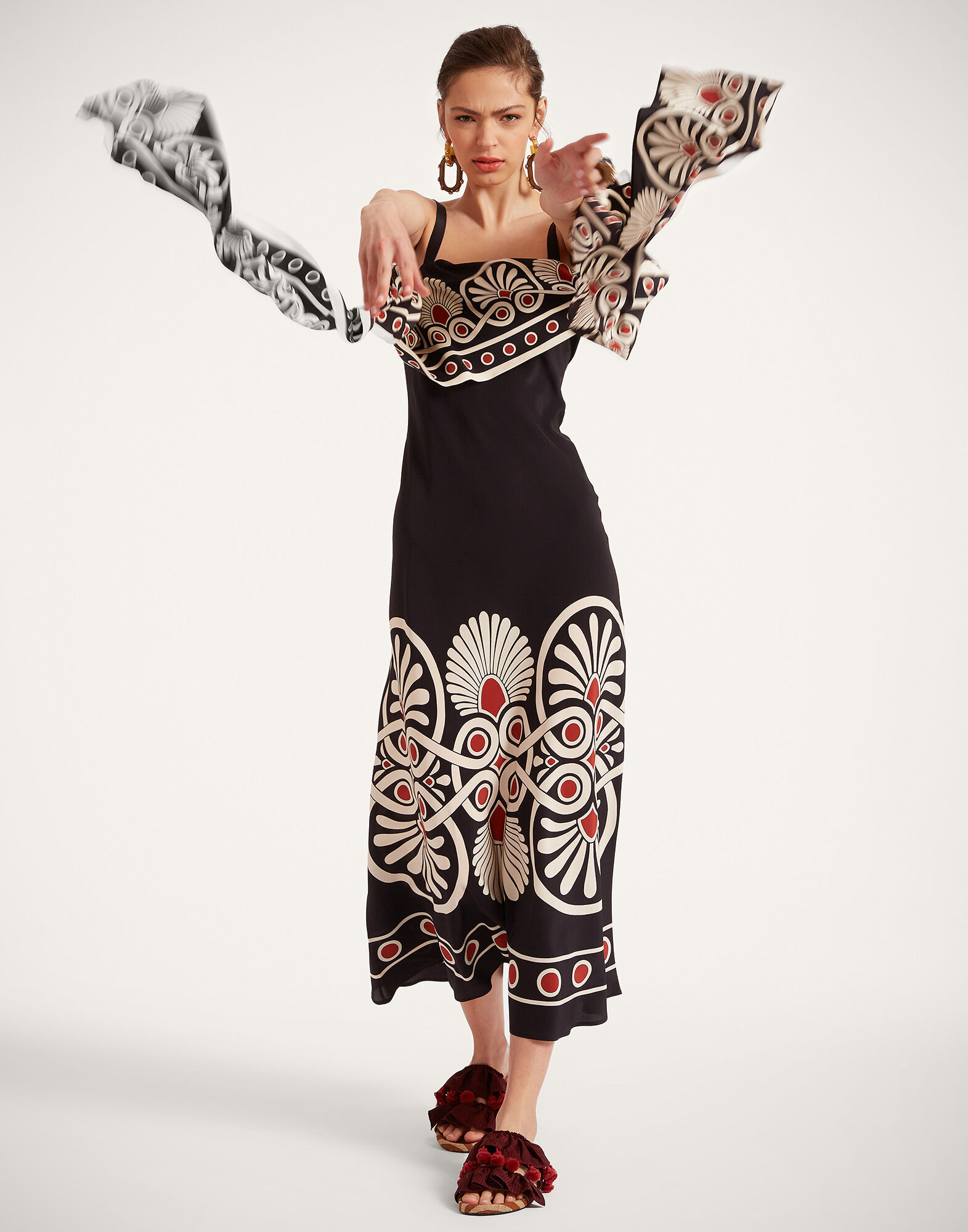 La DoubleJ Slip-Around Dress Medallion Plac&eacute;e Black DRE0562CRE002MED01BL01