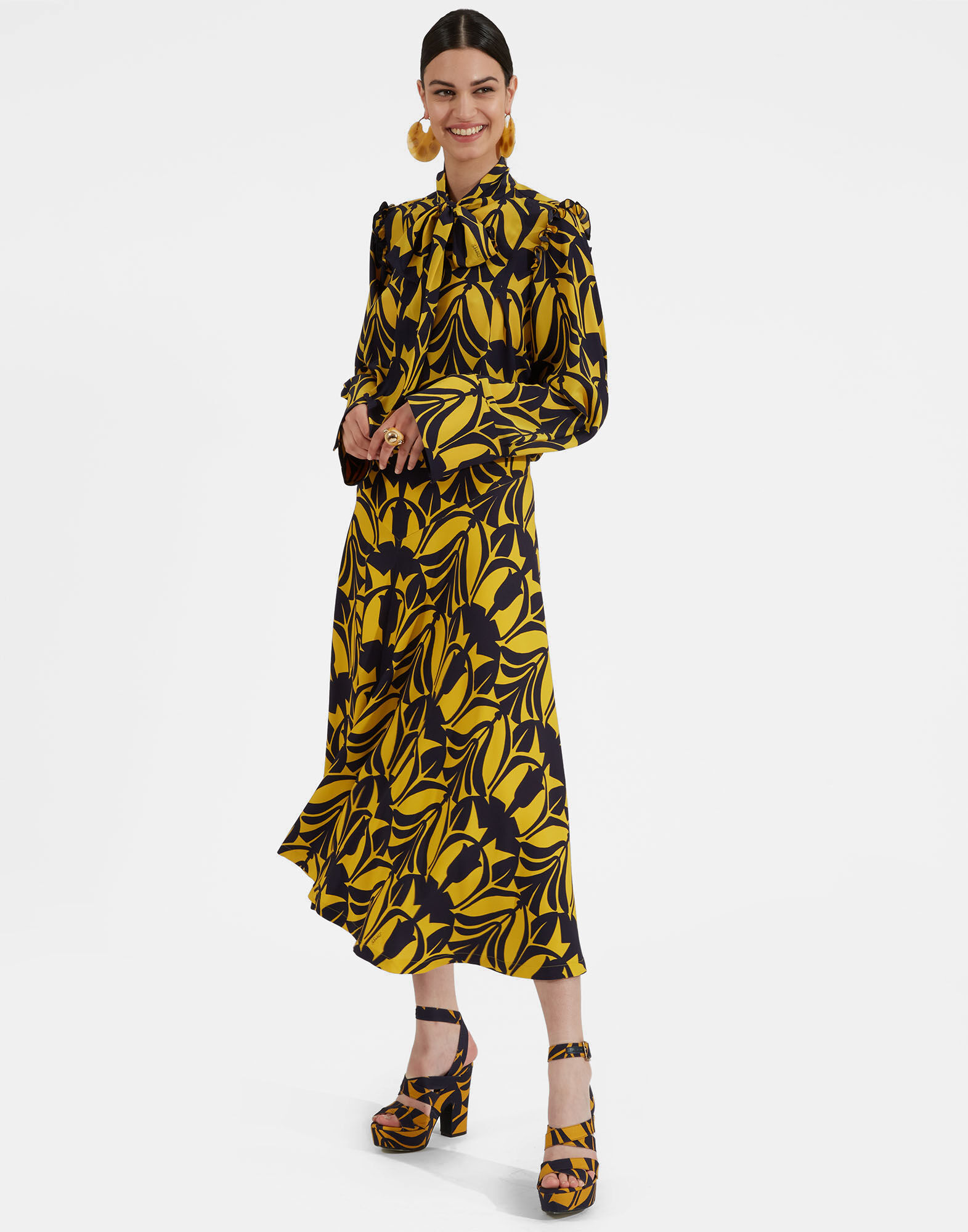 La DoubleJ Ascot Shirt Papyrus Gold SHI0080CRE001PAY01YE05