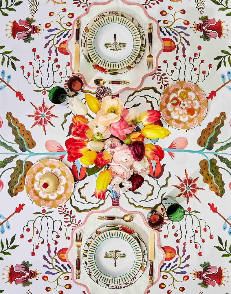 La DoubleJ Medium Tablecloth La DoubleJ Medium Tablecloth White Turning Tulips TBC0002LIN001HLE0024