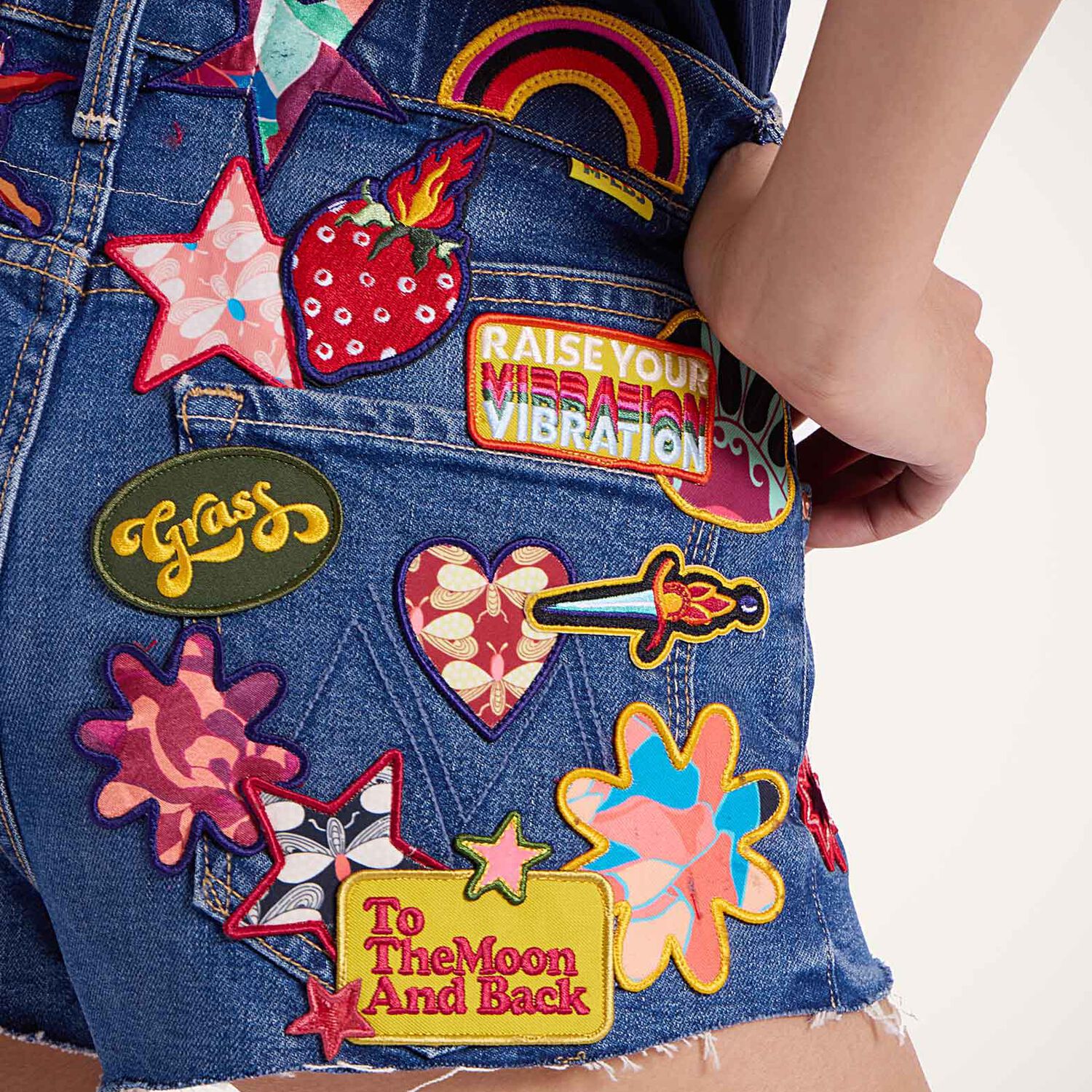 LA DOUBLEJ THE DODGER SHORT FRAY SHORTS