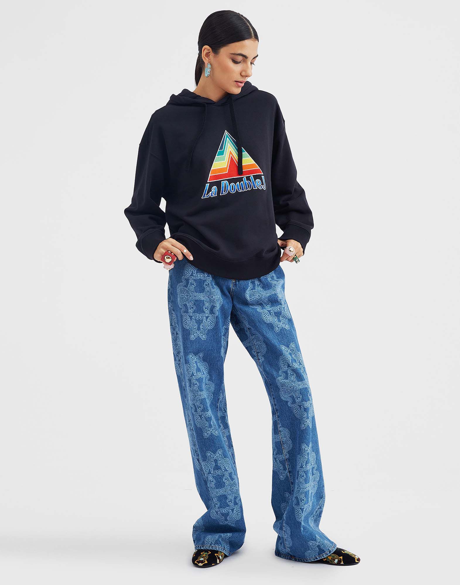 La DoubleJ Discman Hoodie Black SWE0017JER033SOE03BL01