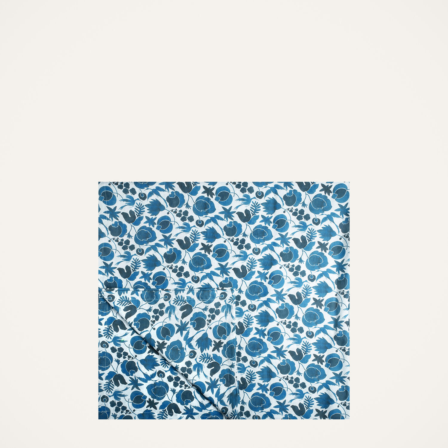 LA DOUBLEJ MEDIUM TABLECLOTH