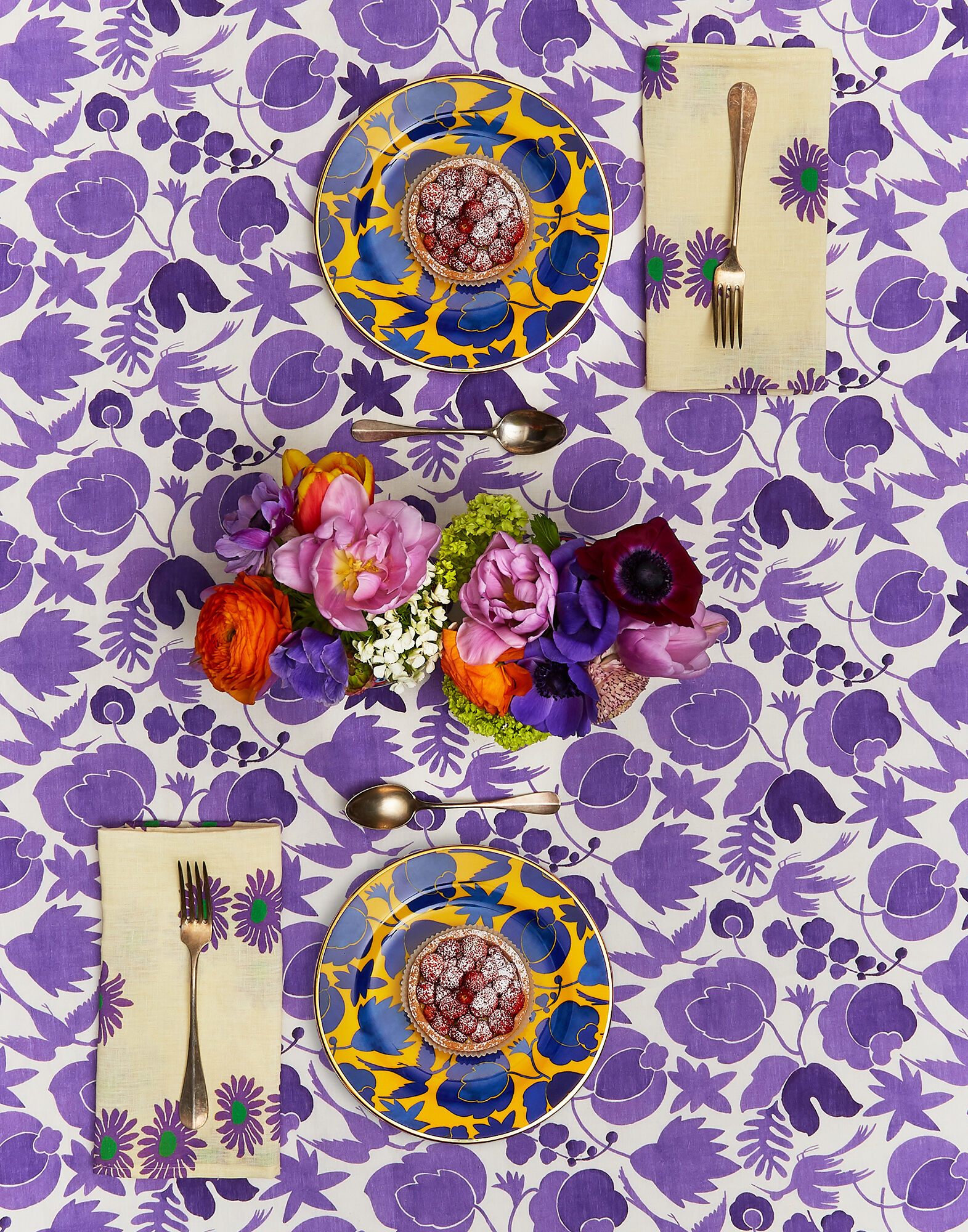 La DoubleJ Medium Tablecloth Wildbird Viola TBC0002LIN001CER0007