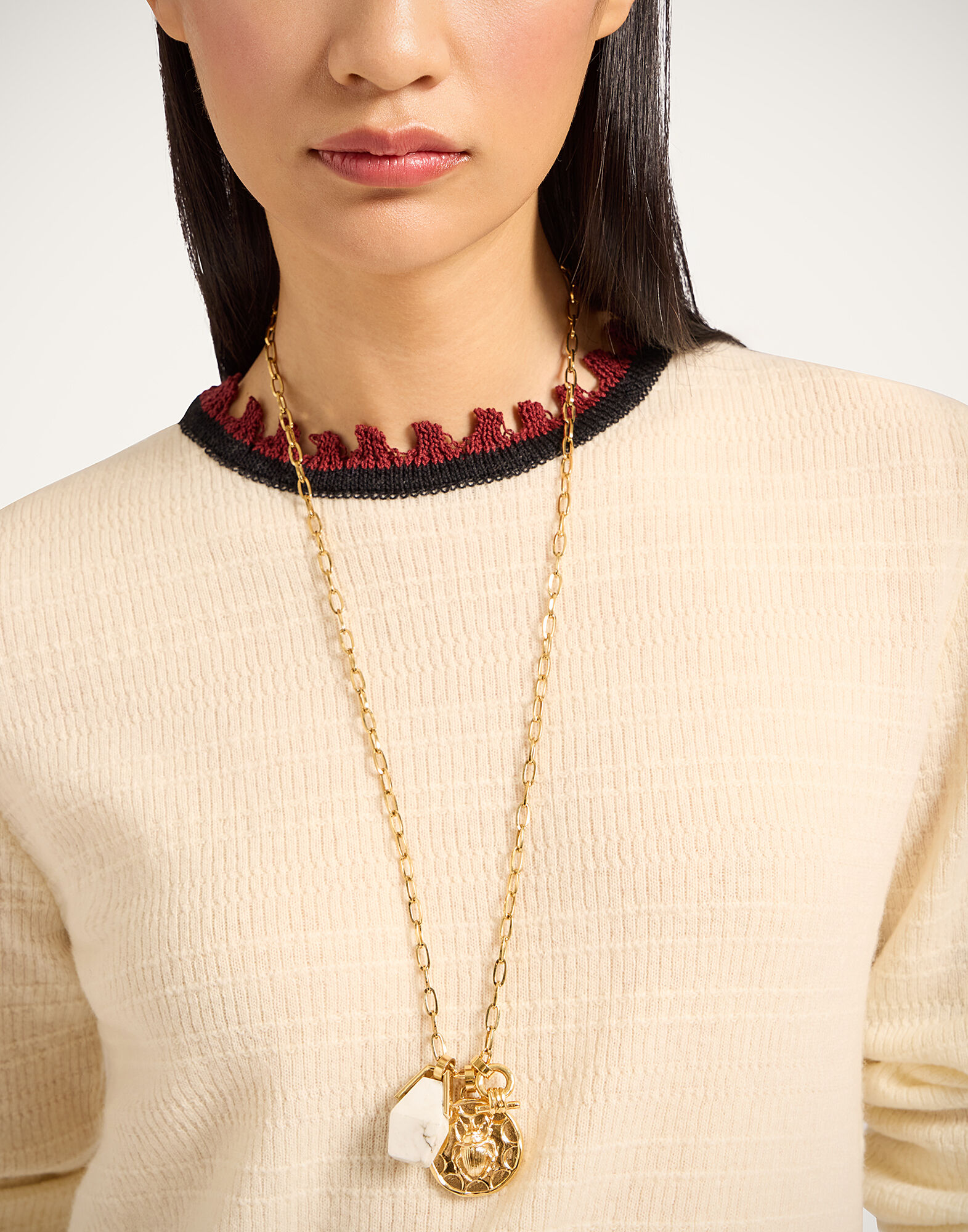 La DoubleJ Picket Crew Neck Solid Ecru PUL0308KNI171SOLIDBR05