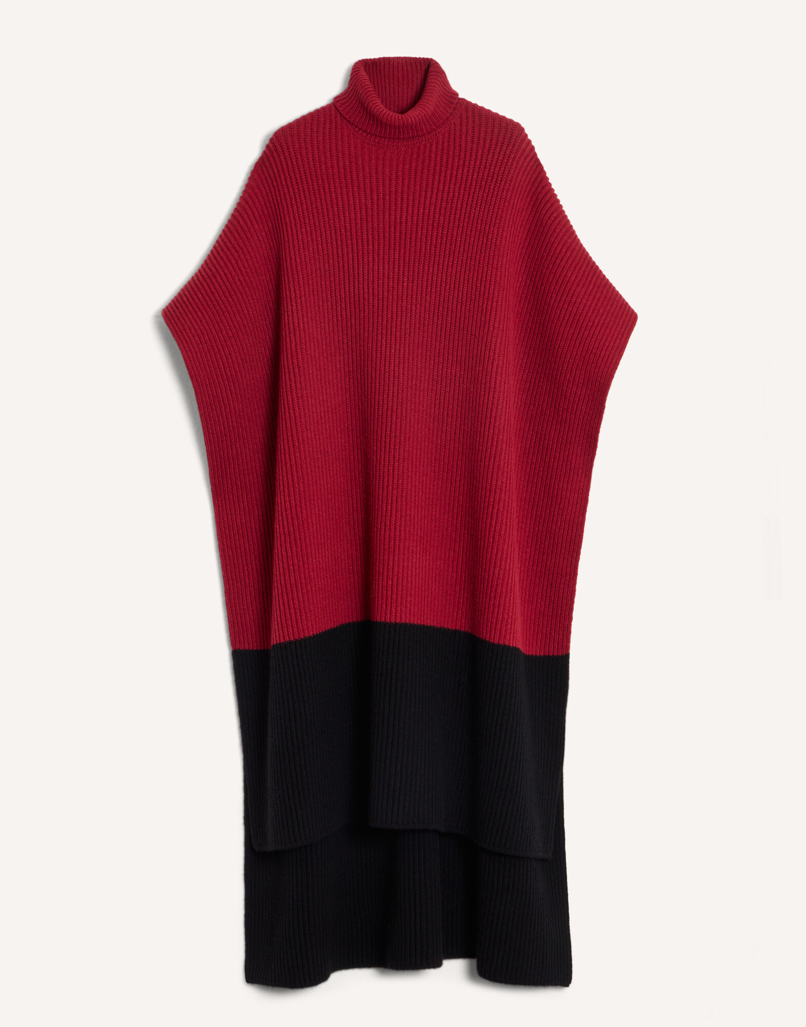 La DoubleJ Make An Entrance Cape Bicolor Bicolor Burgundy and Black SCA0116KNI222VA521RE07