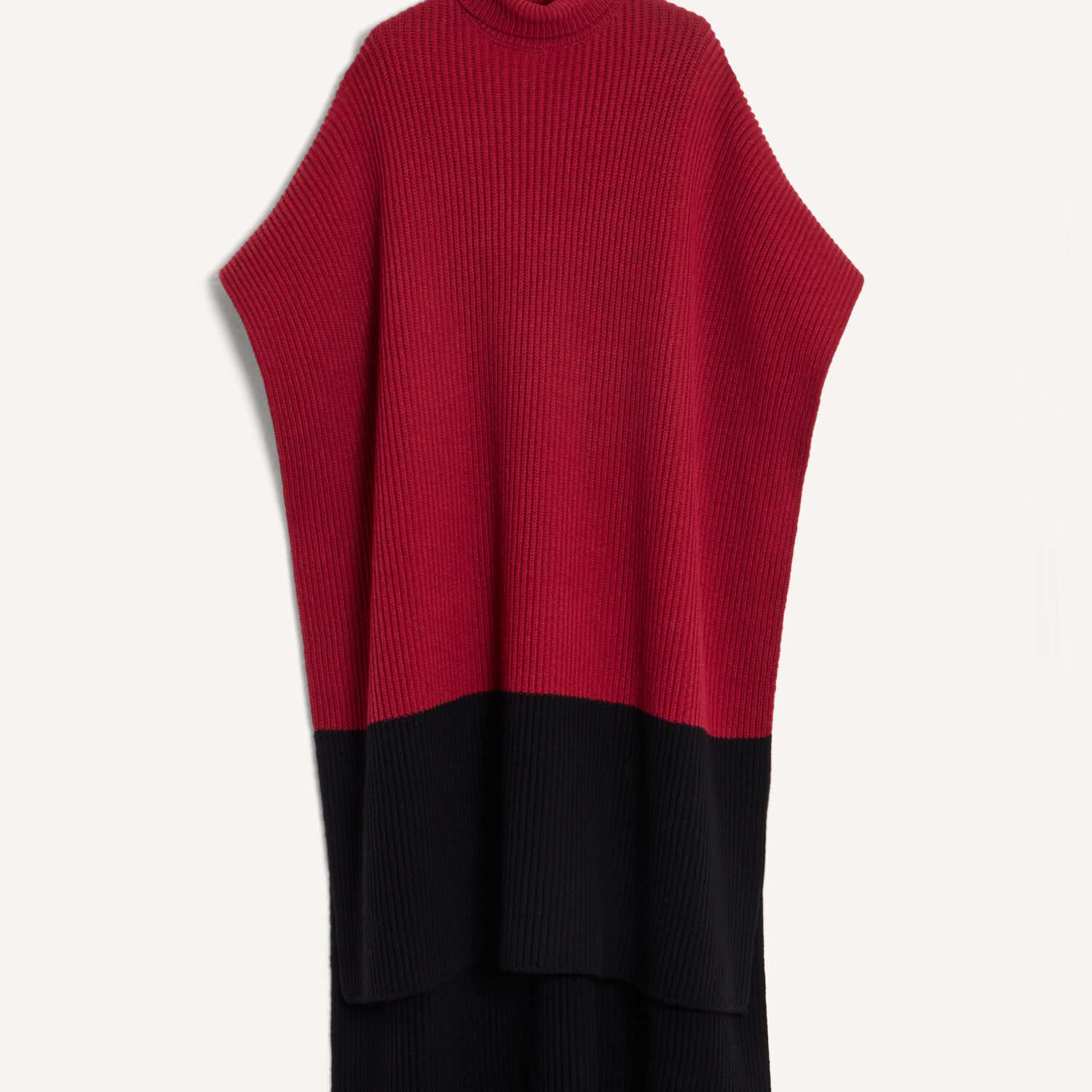 La Doublej Make An Entrance Cape Bicolor In Bicolor Burgundy And Black
