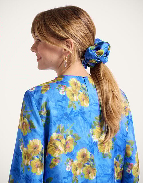 La DoubleJ Giga Scrunchie La DoubleJ Giga Scrunchie Riptide Light Blue SCR0003SIL001RIP01BU01
