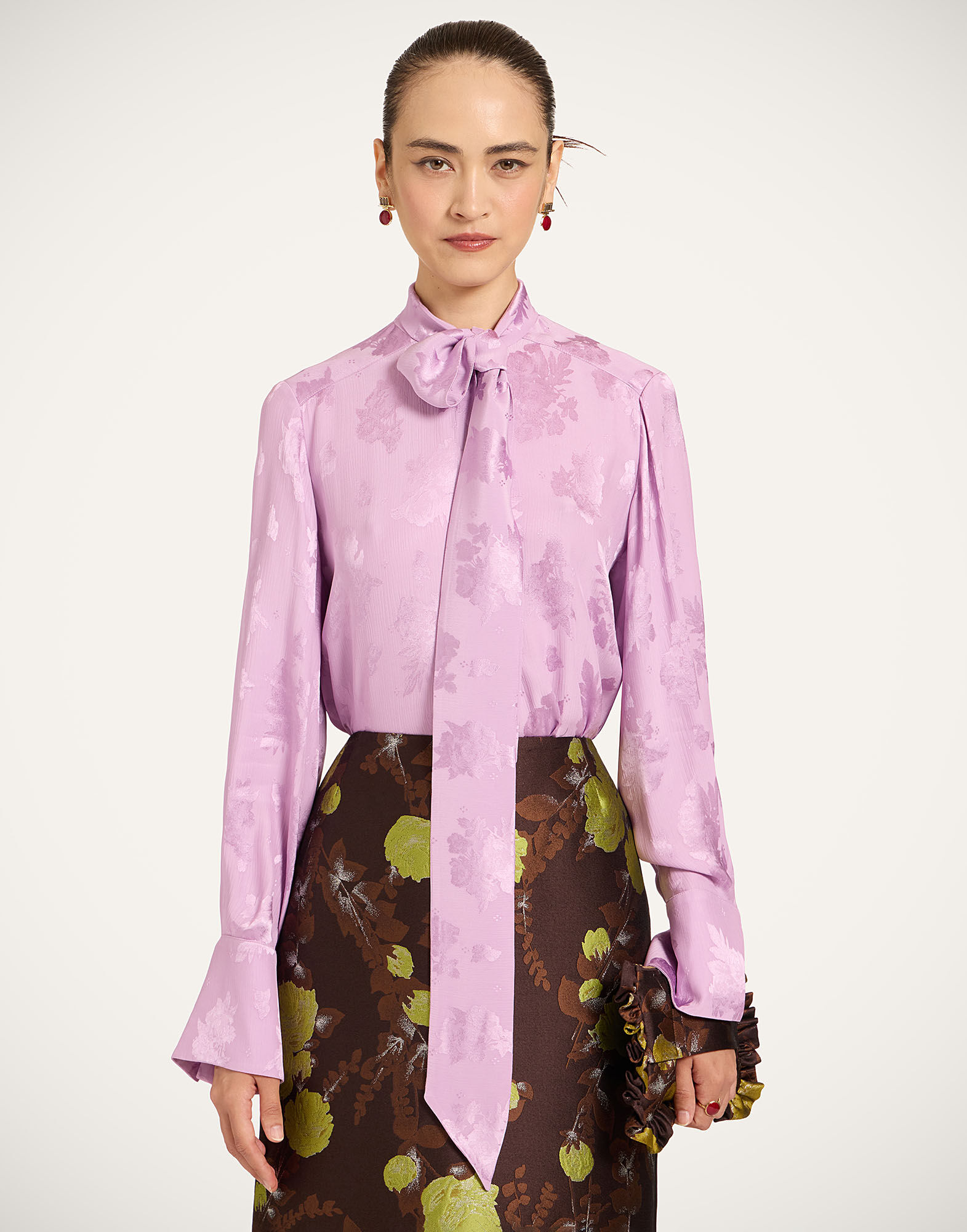La DoubleJ Ascot Shirt Solid Lilac SHI0155JCQ133SOLIDPU02