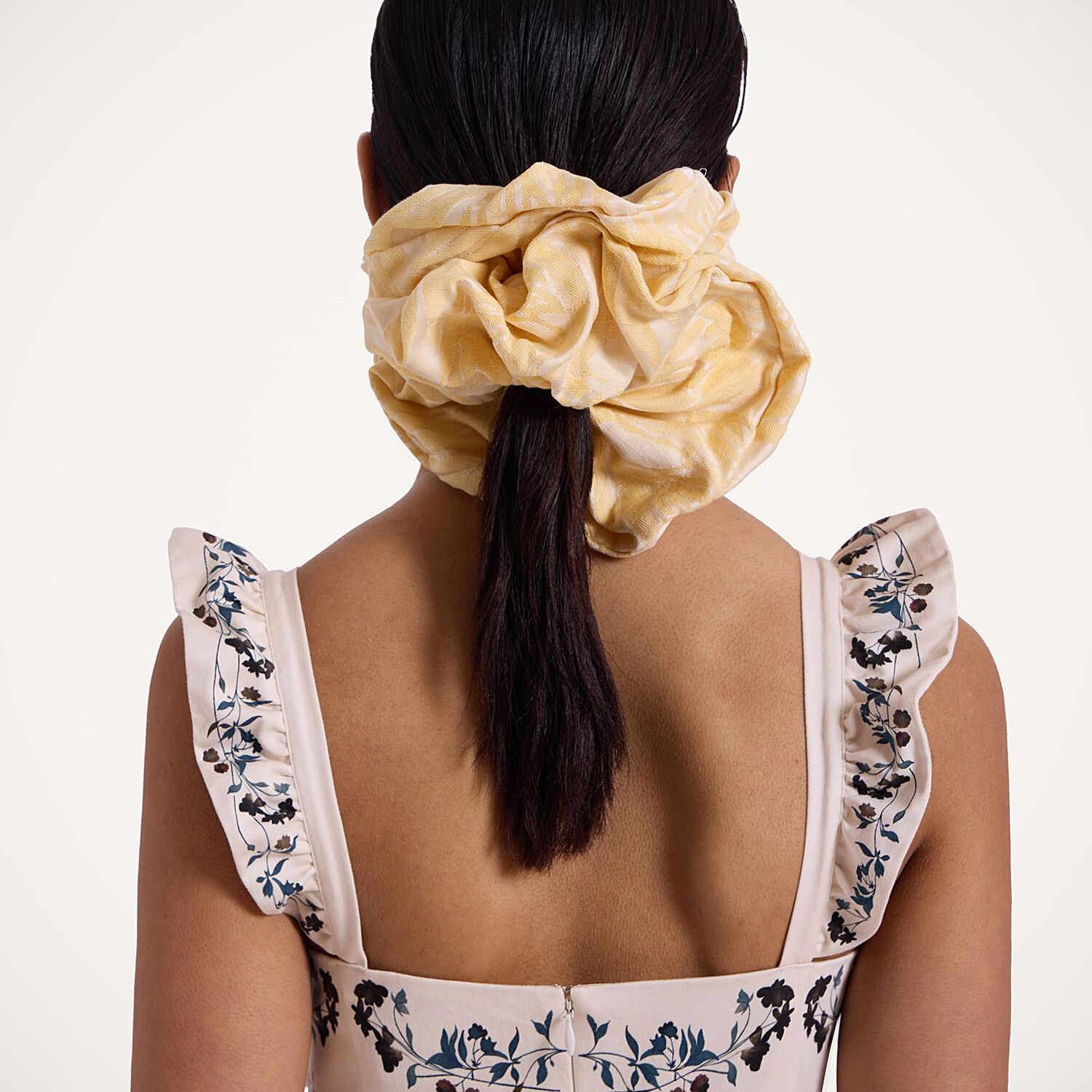 La Doublej Giga Scrunchie In Iris Yellow
