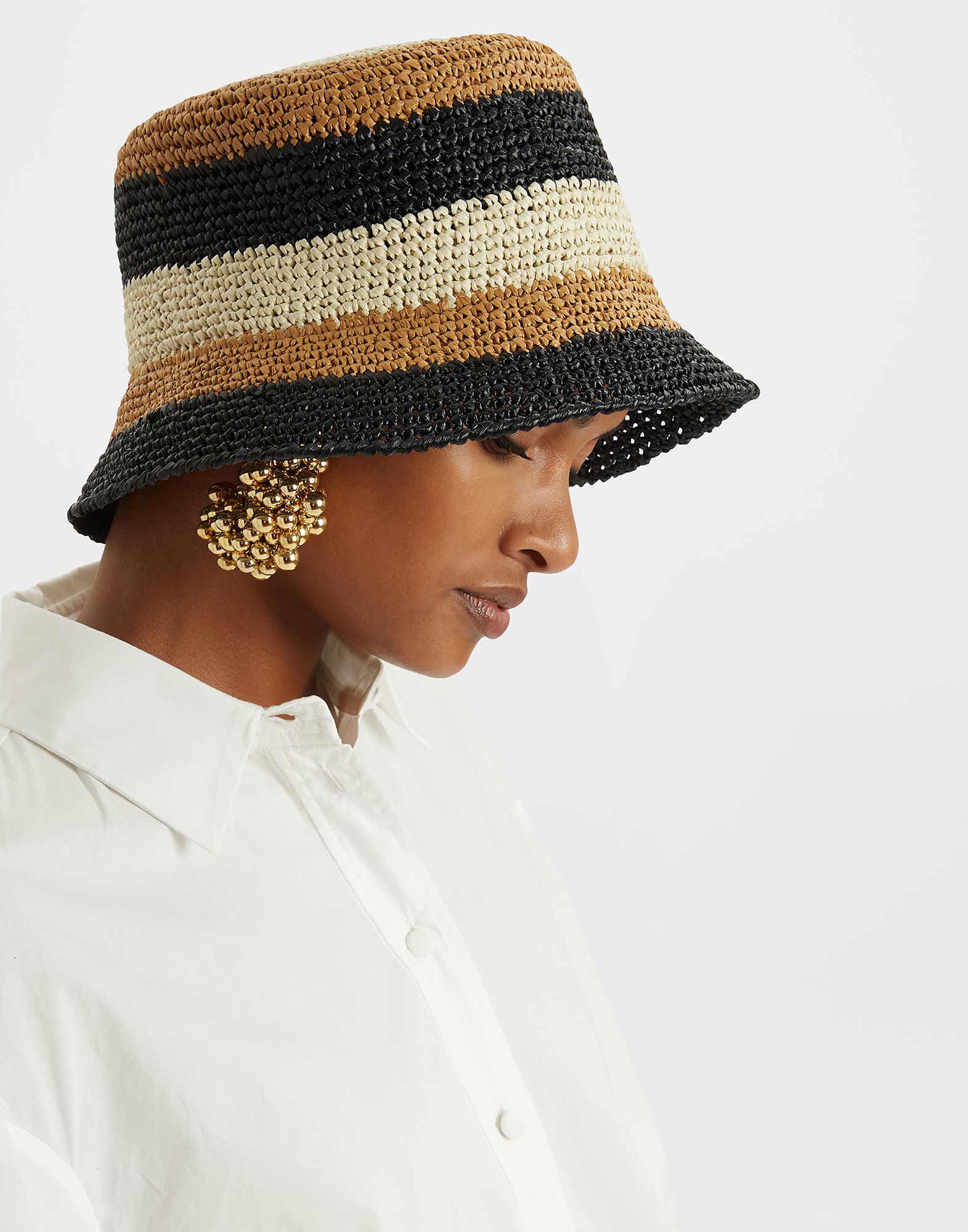 Beige bucket hat store