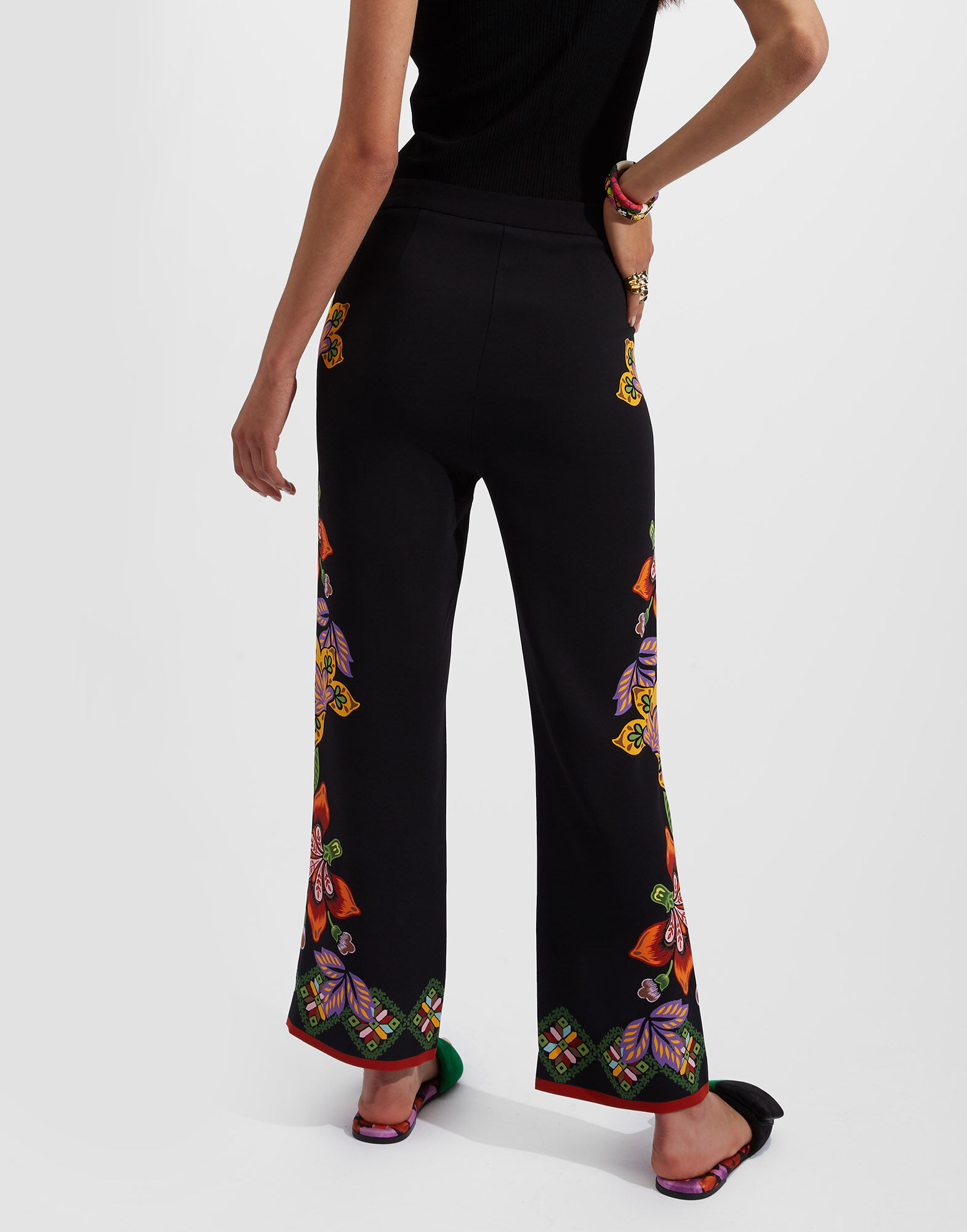 Stretch Pants in Folk Flowers Nero Placée for Women | La DoubleJ Stretch Pants in Folk Flowers Nero Placée for Women | La DoubleJ