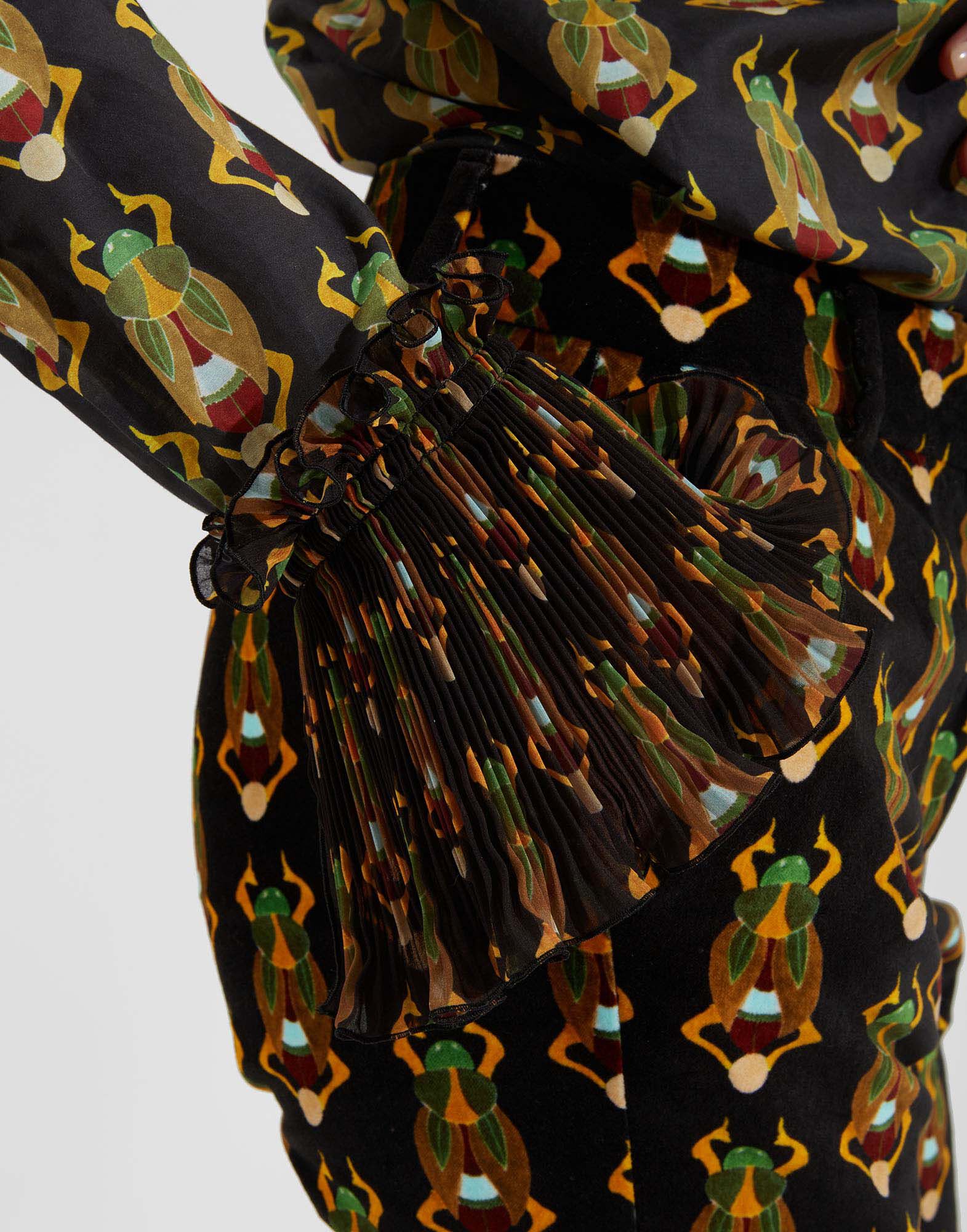 La DoubleJ Nefertiti Shirt Scarab Black SHI0081SIL010SCA01BL01