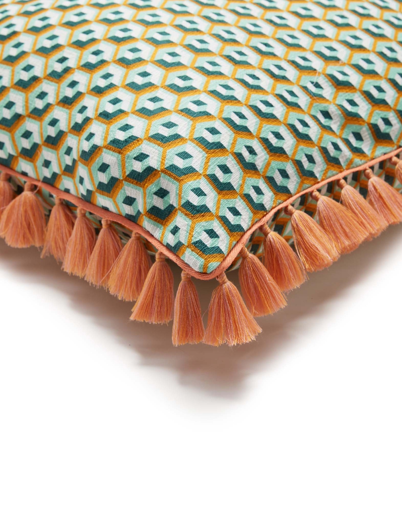 La DoubleJ Cushion With Fringes (50X50) La DoubleJ Cushion With Fringes (50X50) Cubi Verde CUS0009COT005CUB0007