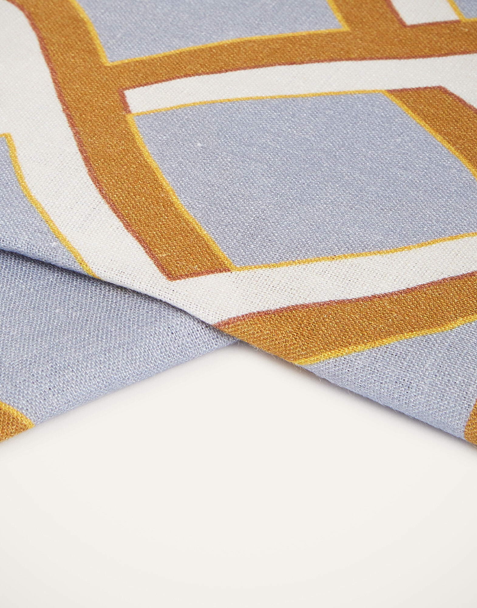 La DoubleJ Medium Tablecloth Tackle Turquoise TBC0002LIN001TAC04BU08