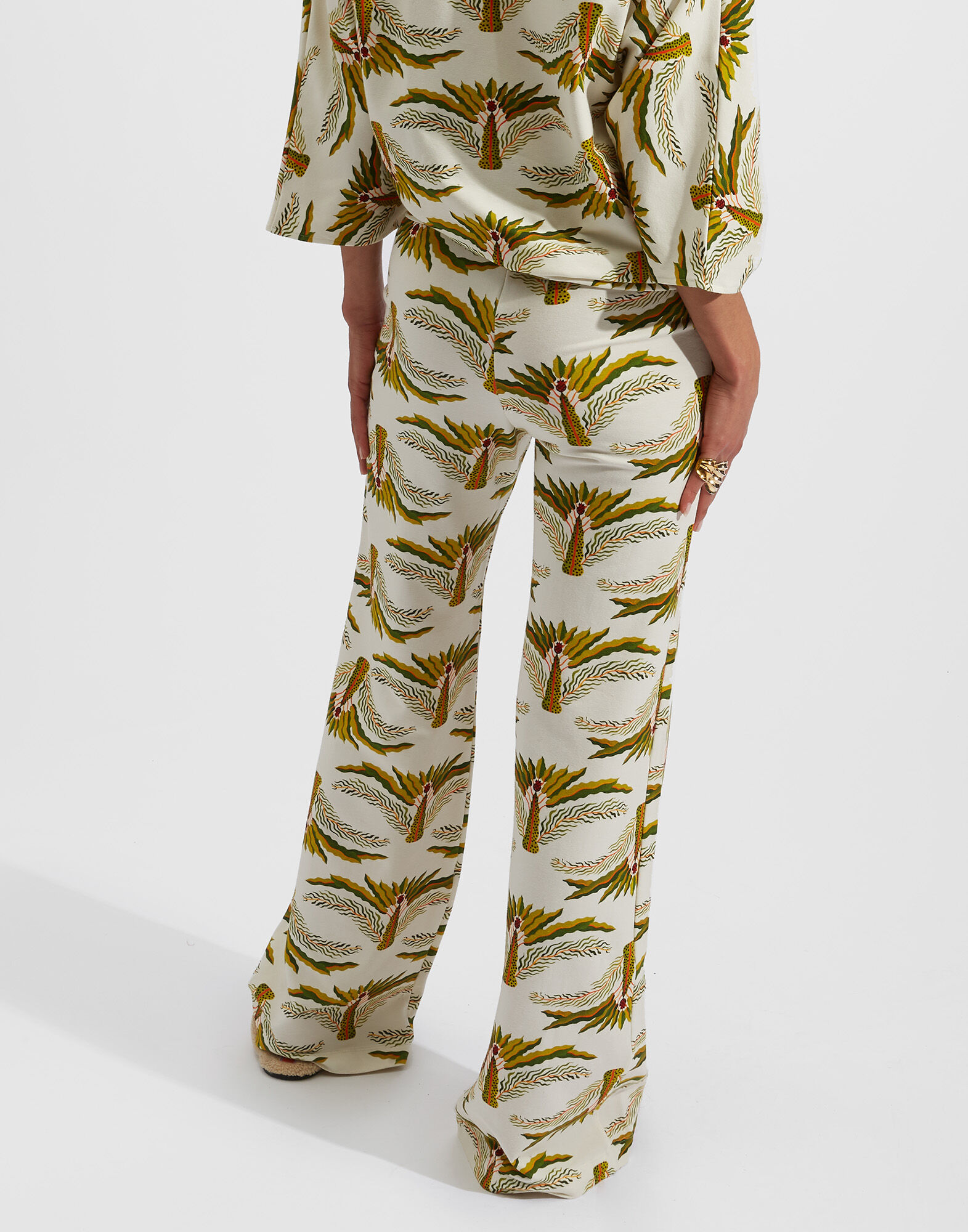 La DoubleJ Comfy Pants Palme TRO0064JER020PLM0001