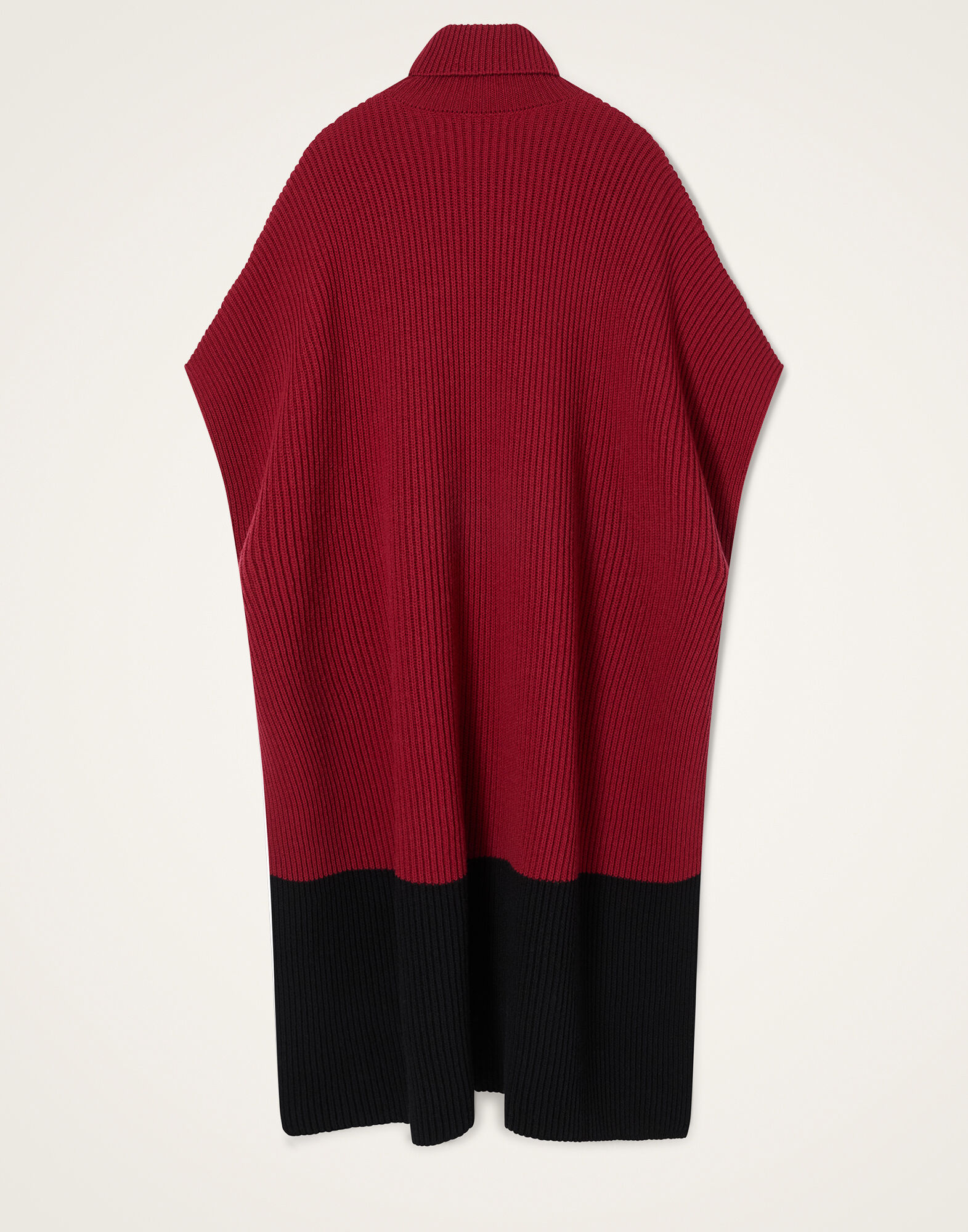 La DoubleJ Make An Entrance Cape Bicolor Bicolor Burgundy and Black SCA0116KNI222VA521RE07