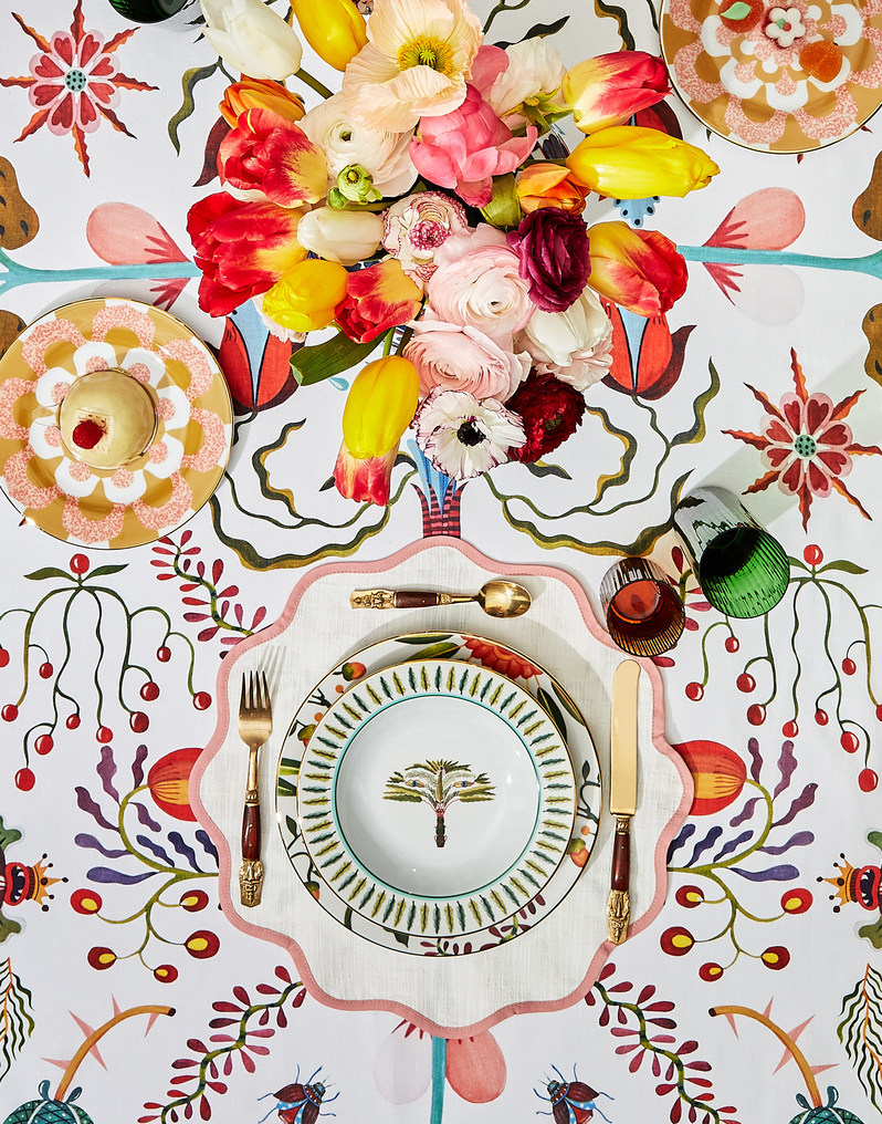 La DoubleJ Large Tablecloth La DoubleJ Large Tablecloth White Turning Tulips TBC0003LIN001HLE0024