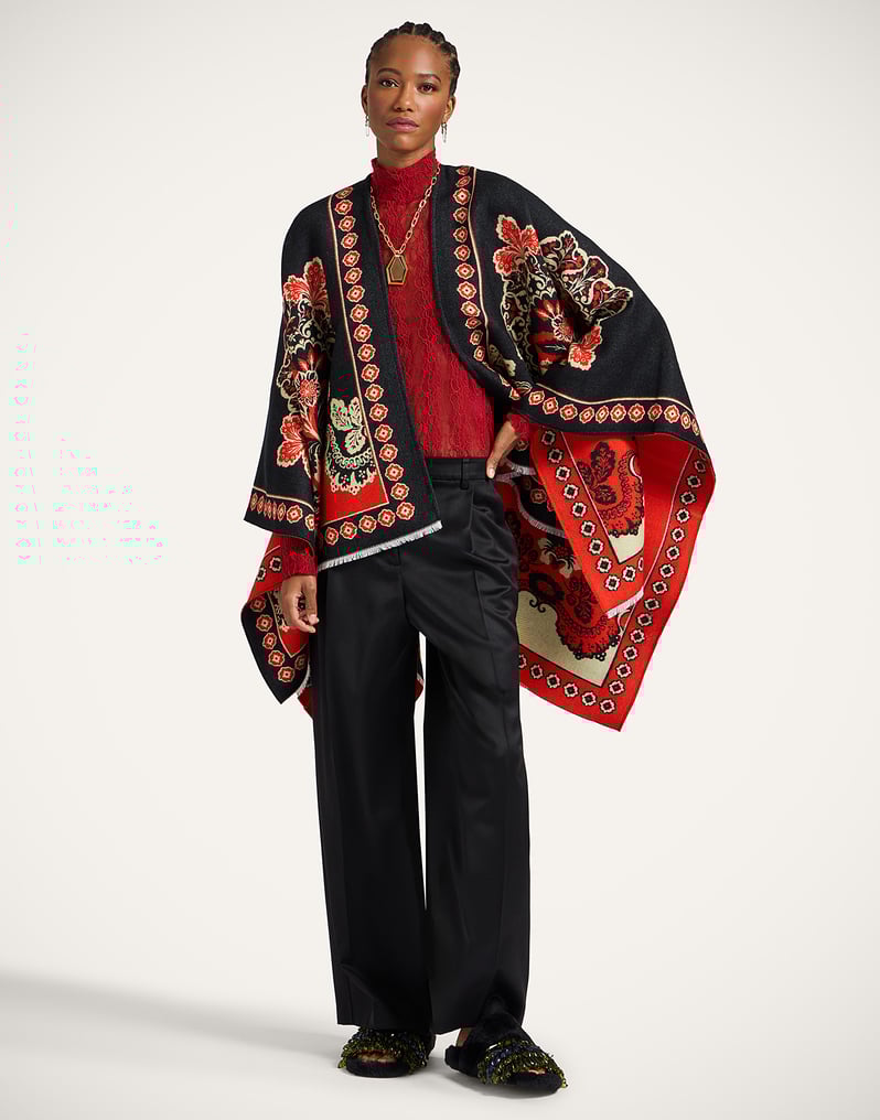 La DoubleJ Soul Poncho La DoubleJ Soul Poncho Cornucopia Placée Black SCA0059WOL025CRN03BL01