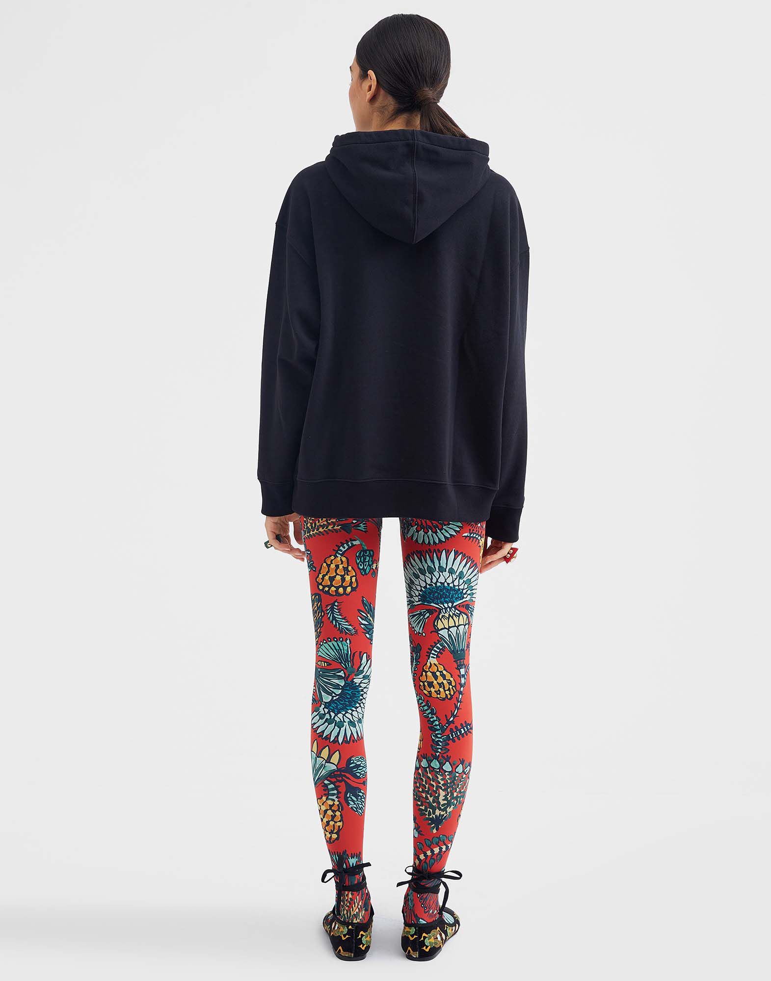 La DoubleJ Discman Hoodie Black SWE0017JER033SOE03BL01